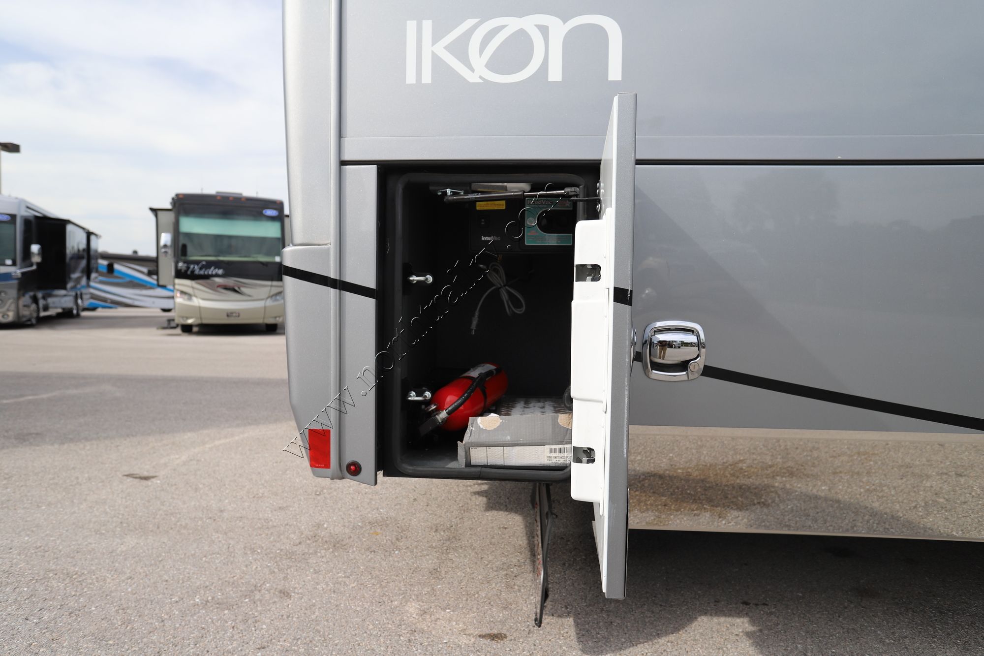 Used 2021 Renegade Rv Ikon i4534RX Super C  For Sale