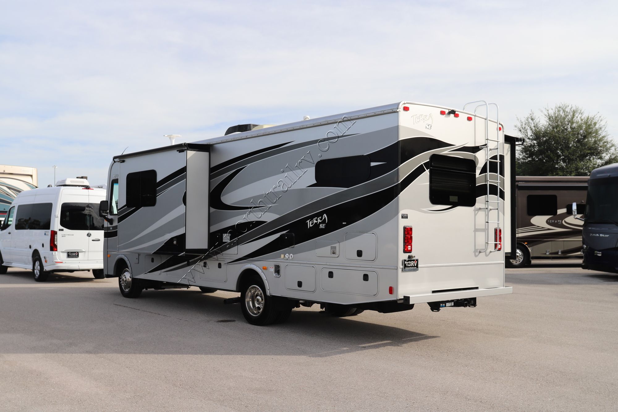 Used 2015 Fleetwood Terra 31C Class A  For Sale