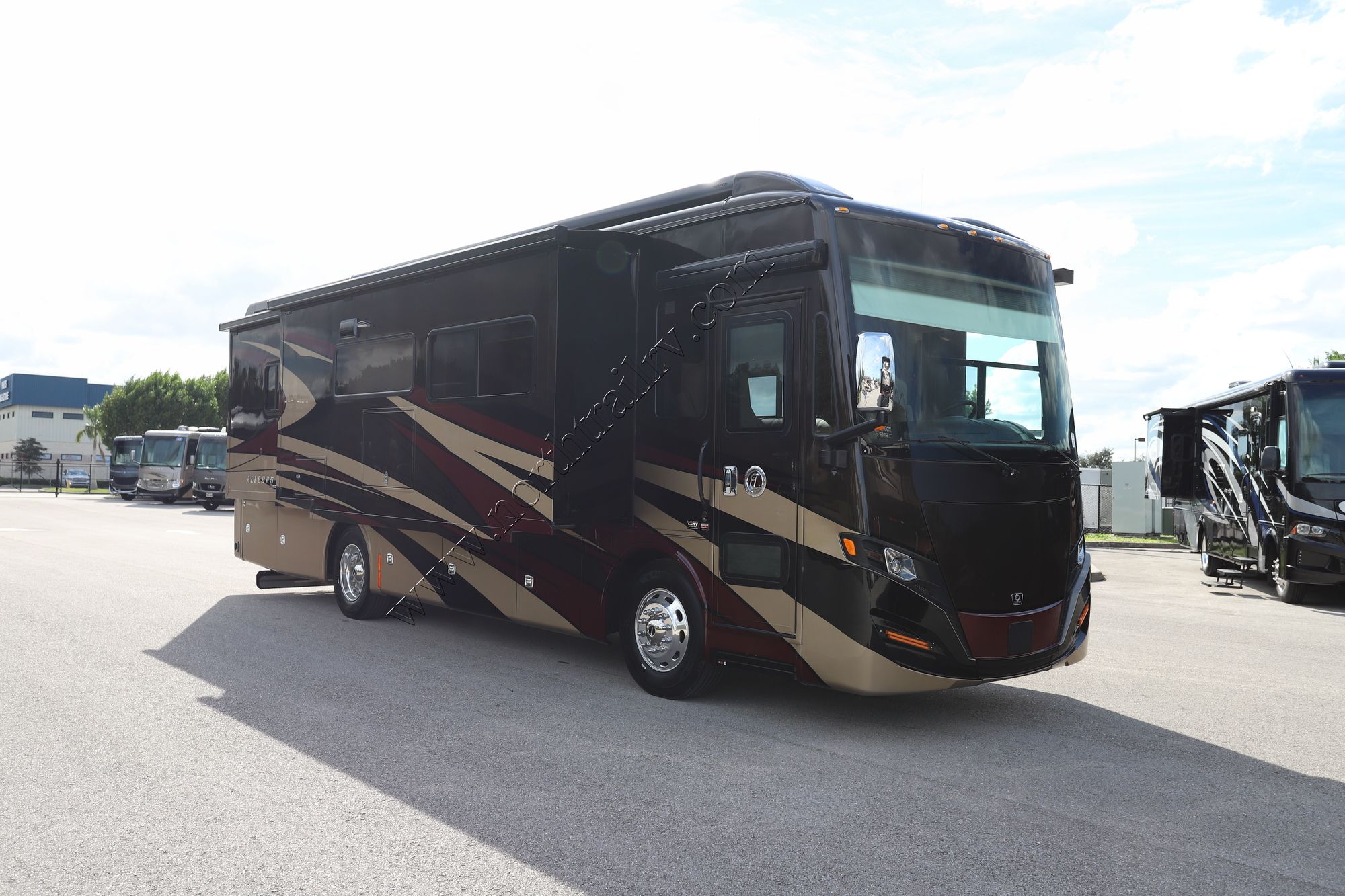 New 2022 Tiffin Motor Homes Allegro Red 33AA Class A  For Sale