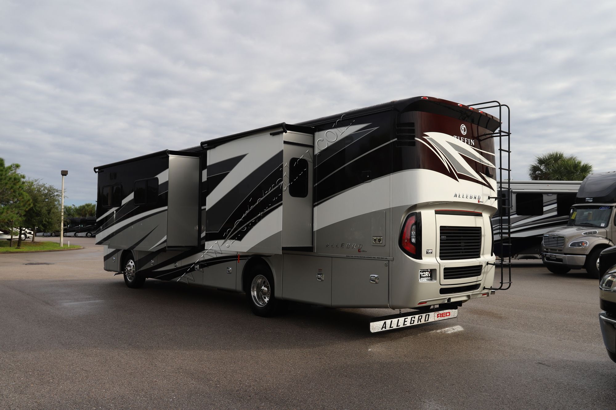 Used 2020 Tiffin Motor Homes Allegro Red 37BA Class A  For Sale