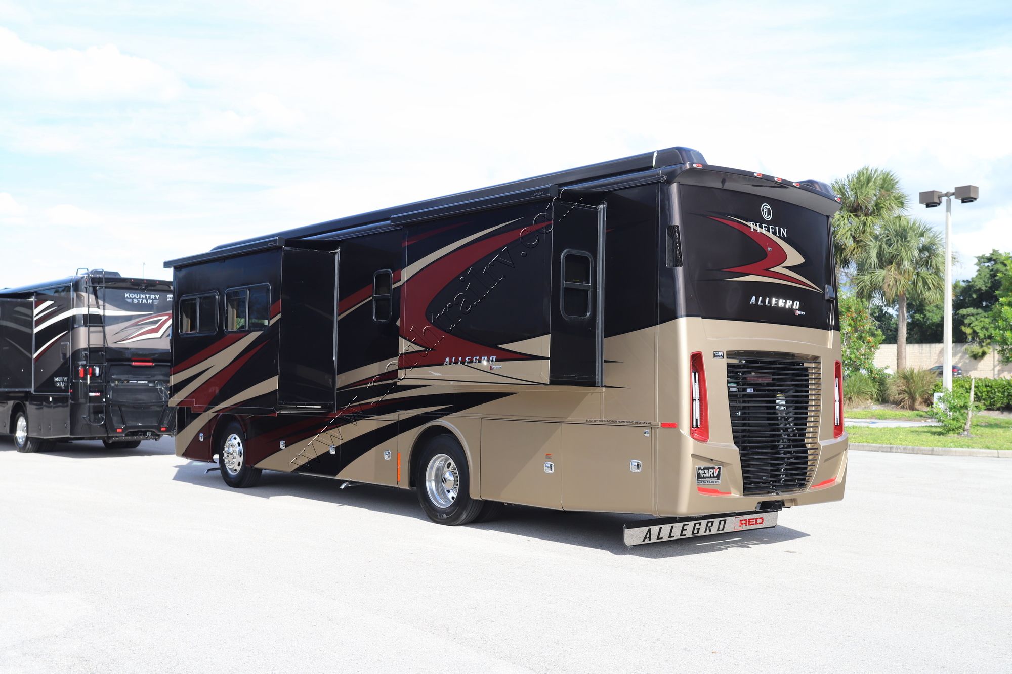 New 2022 Tiffin Motor Homes Allegro Red 33AA Class A  For Sale