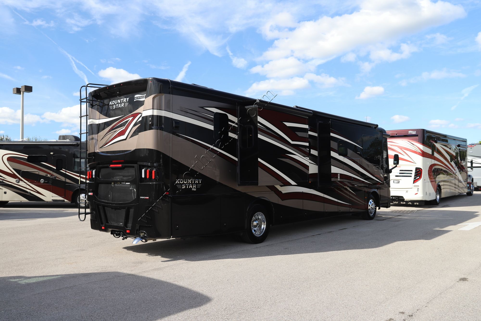 New 2022 Newmar Kountry Star 4037 Class A  For Sale