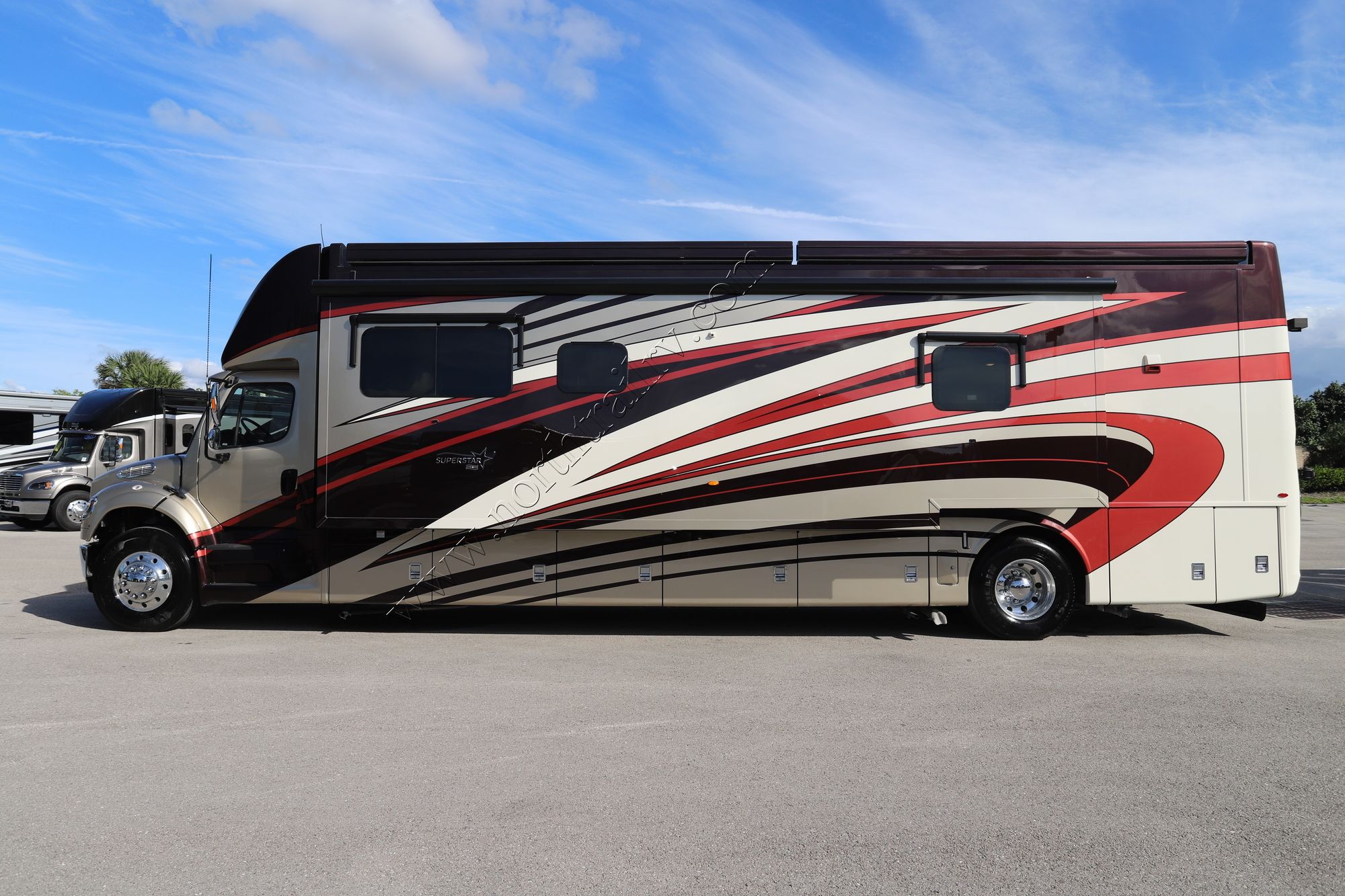 New 2022 Newmar Super Star 4059 Super C  For Sale