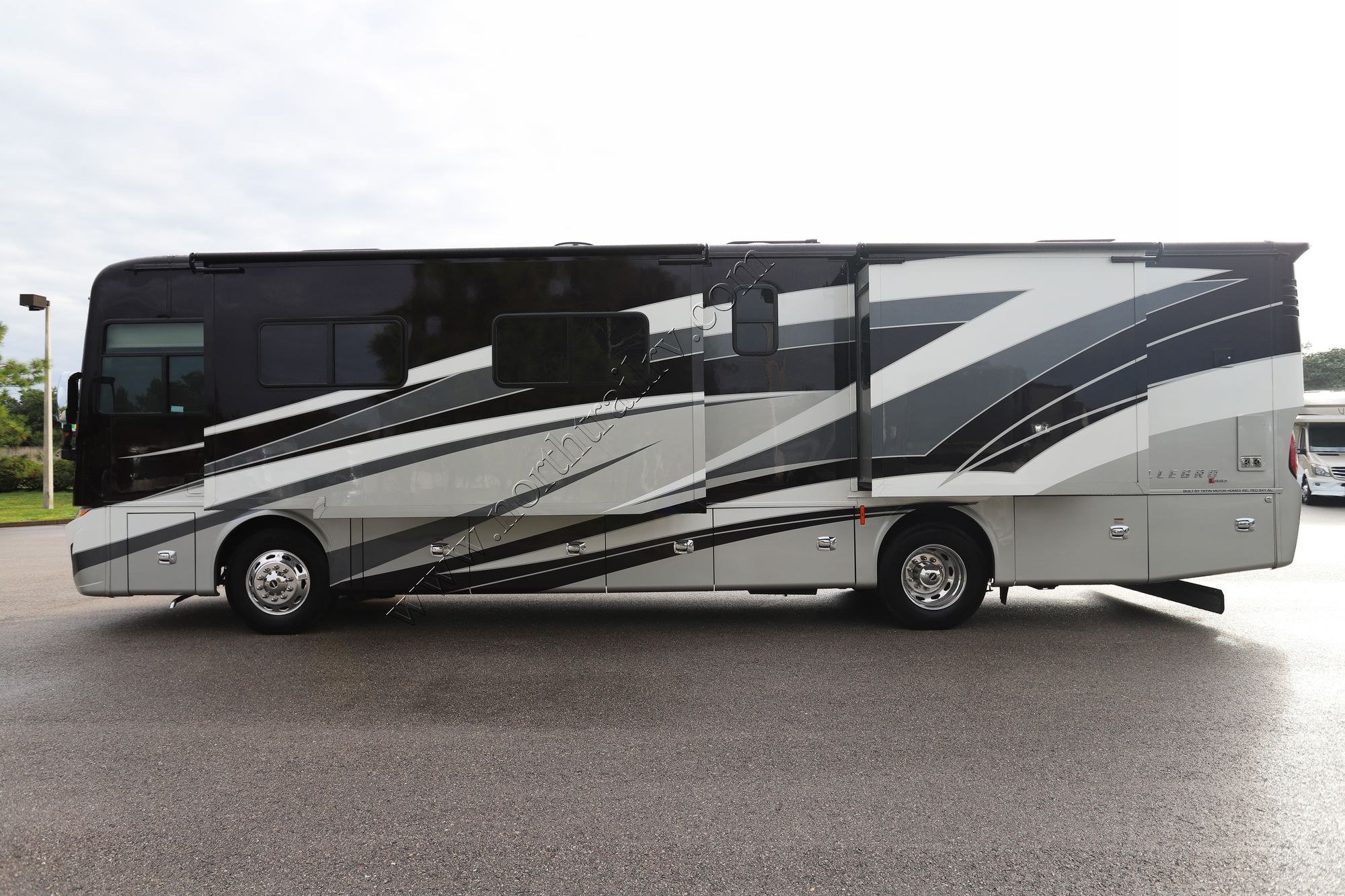 Used 2020 Tiffin Motor Homes Allegro Red 37BA Class A  For Sale