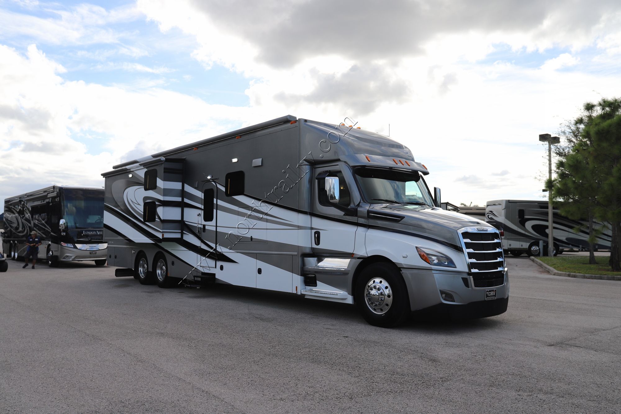 New 2022 Renegade Rv Classic 45CBF Super C  For Sale