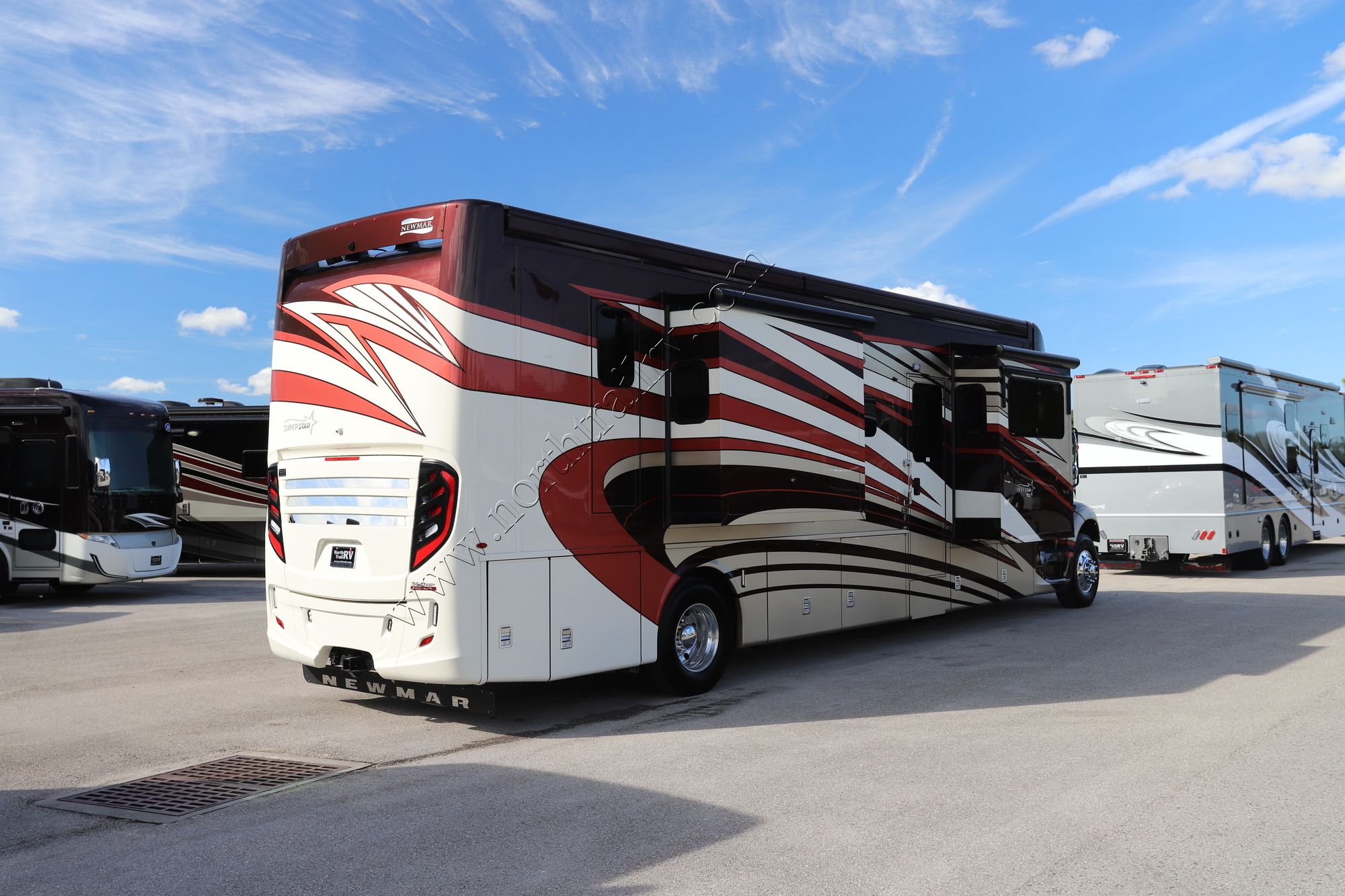 New 2022 Newmar Super Star 4059 Super C  For Sale