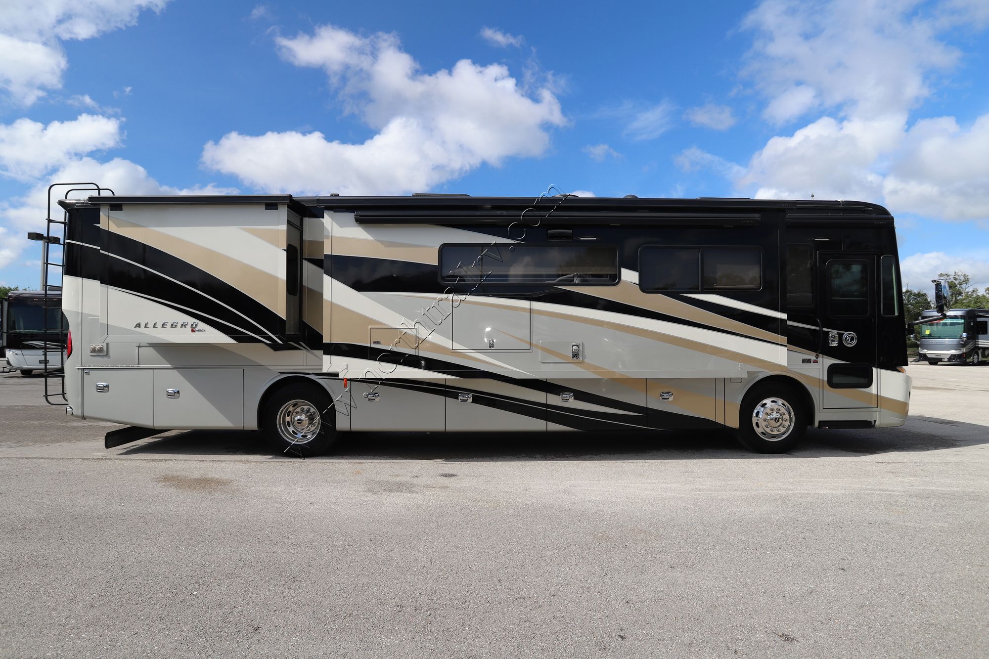 Used 2021 Tiffin Motor Homes Allegro Red 37PA Class A  For Sale