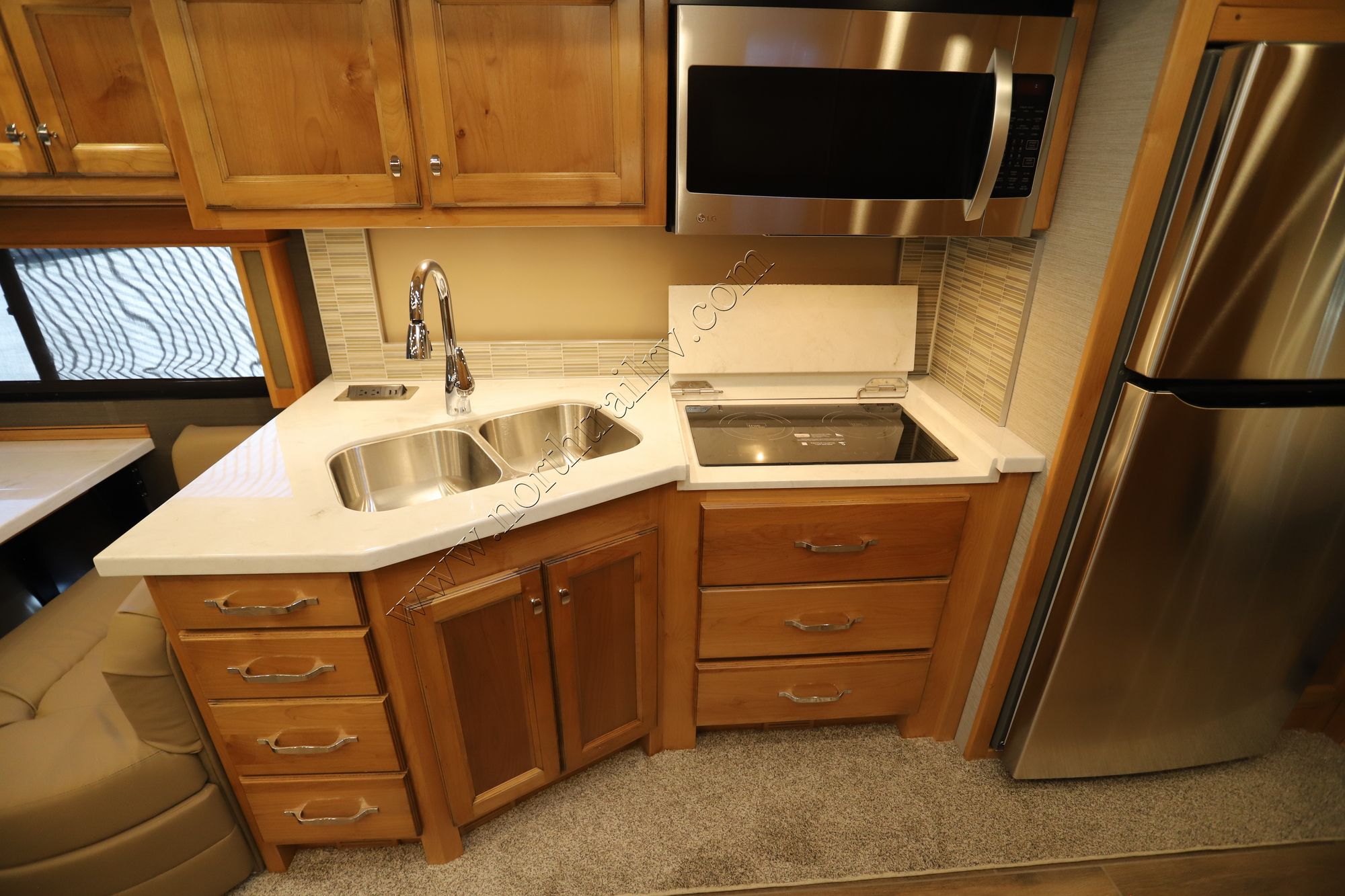 New 2022 Tiffin Motor Homes Allegro Red 33AA Class A  For Sale