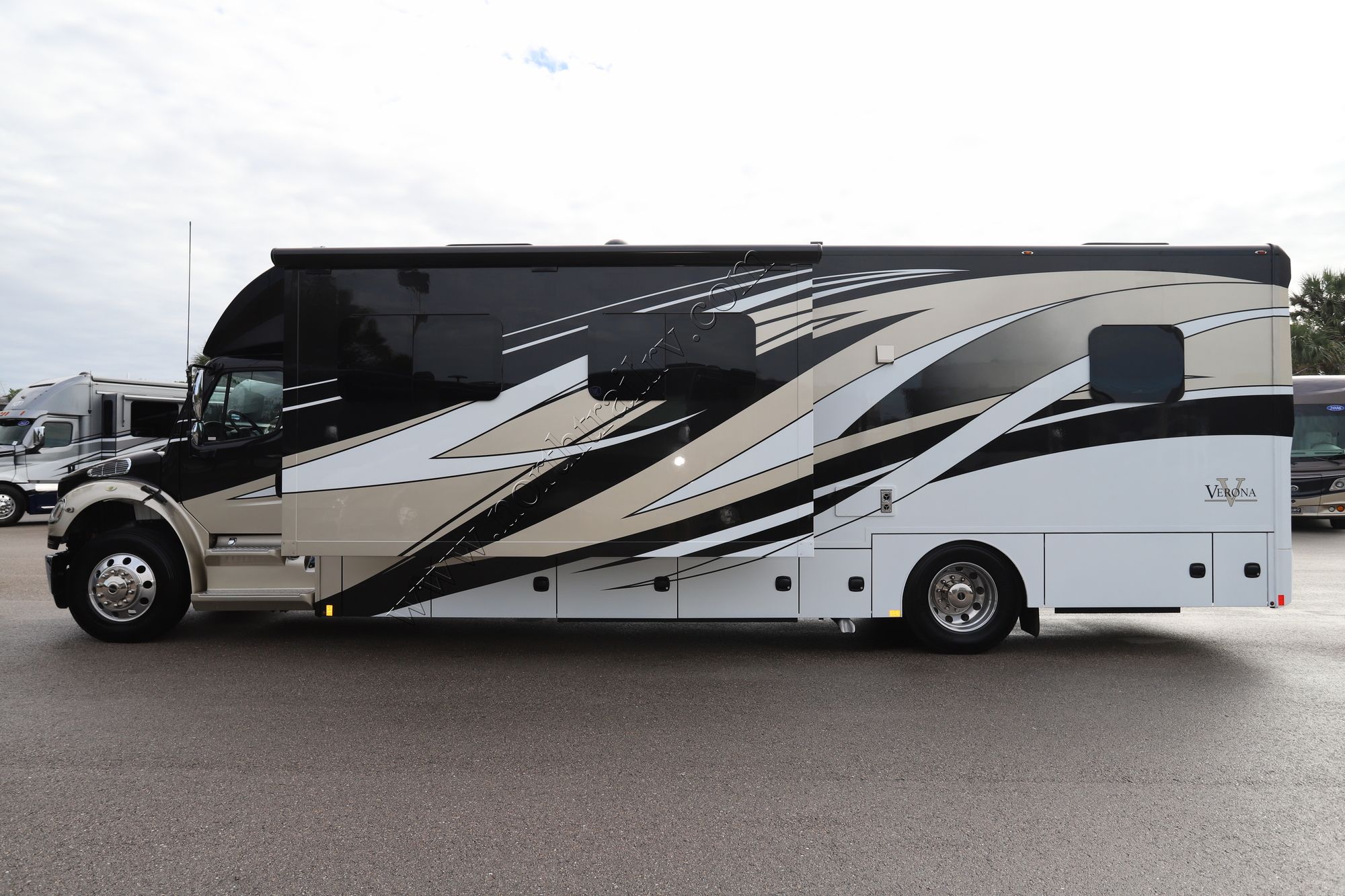Used 2019 Renegade Rv Verona 36VSB Super C  For Sale