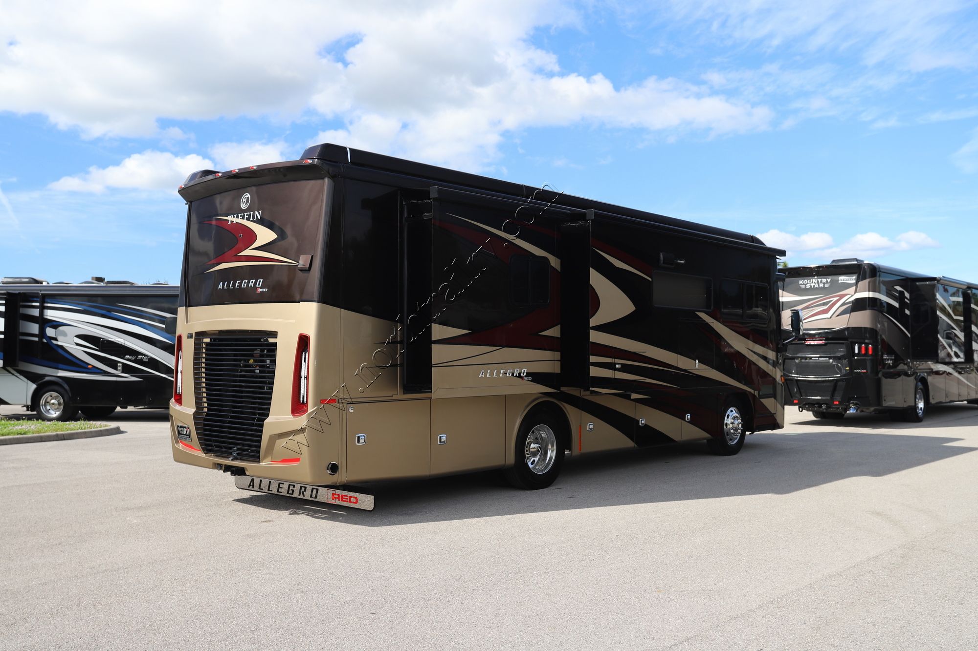 New 2022 Tiffin Motor Homes Allegro Red 33AA Class A  For Sale