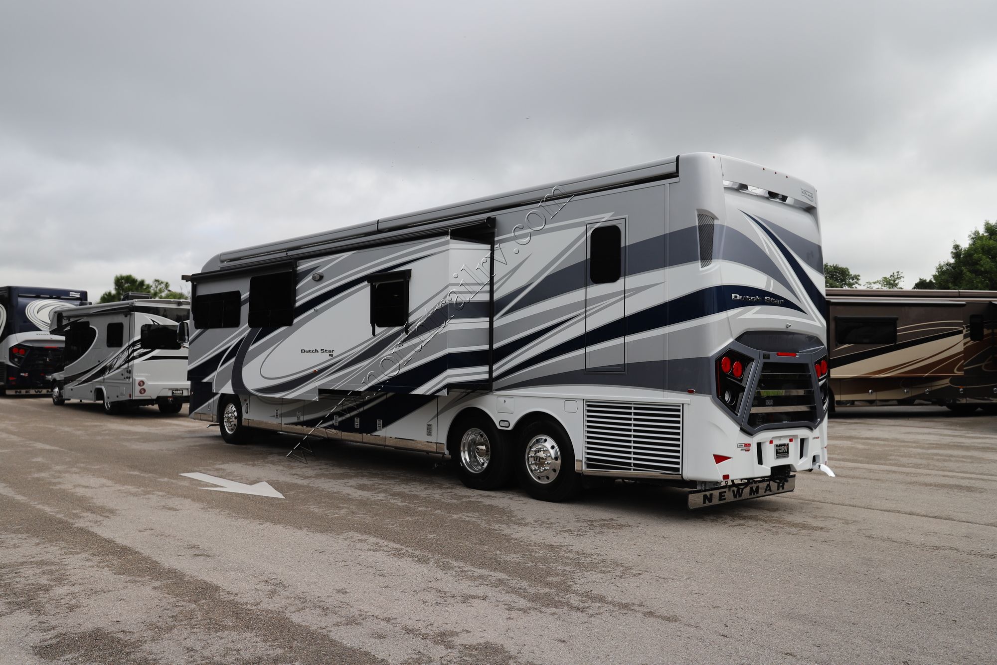 Used 2021 Newmar Dutch Star 4369 Class A  For Sale