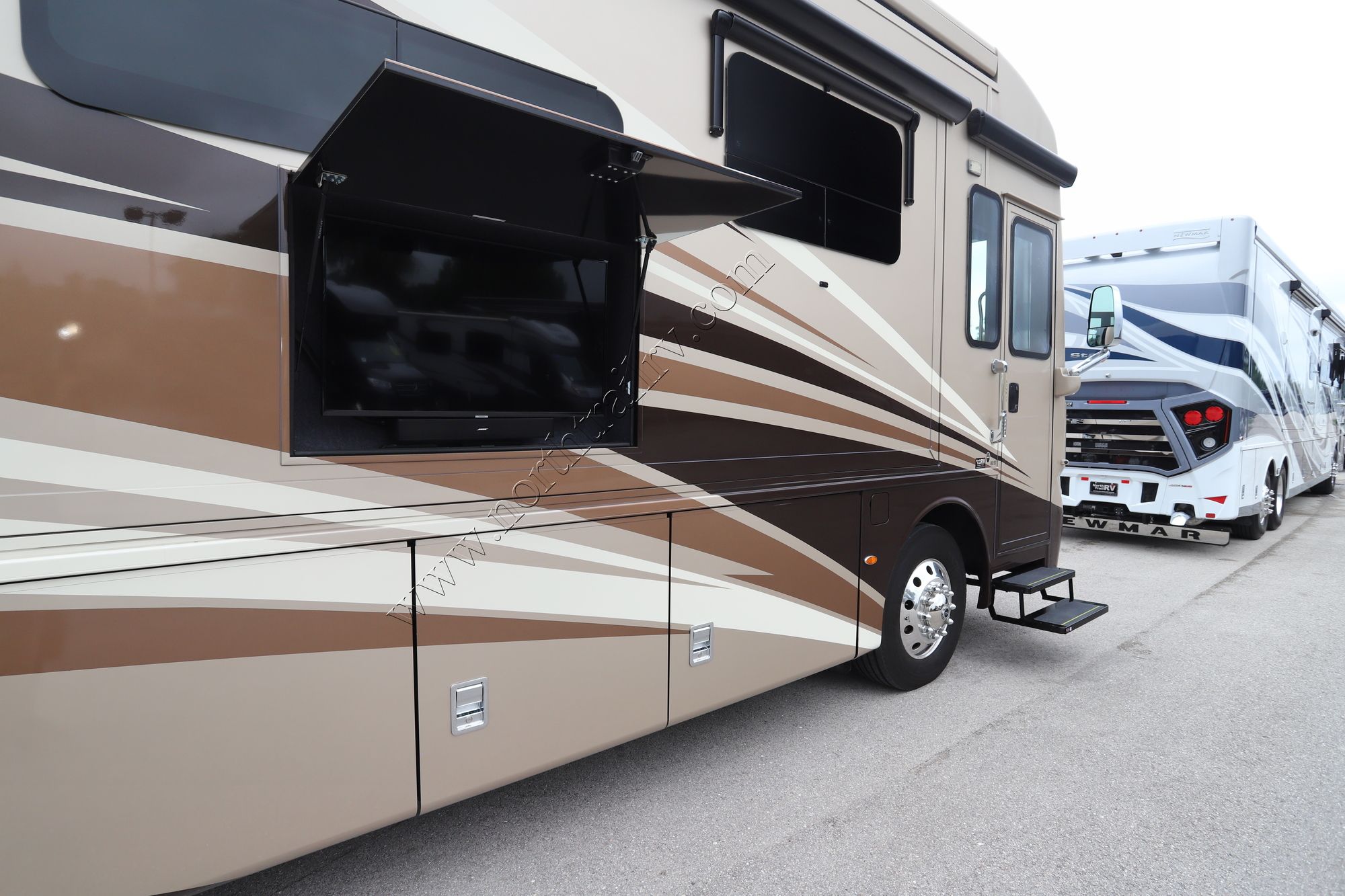 Used 2020 Newmar Ventana 4037 Class A  For Sale