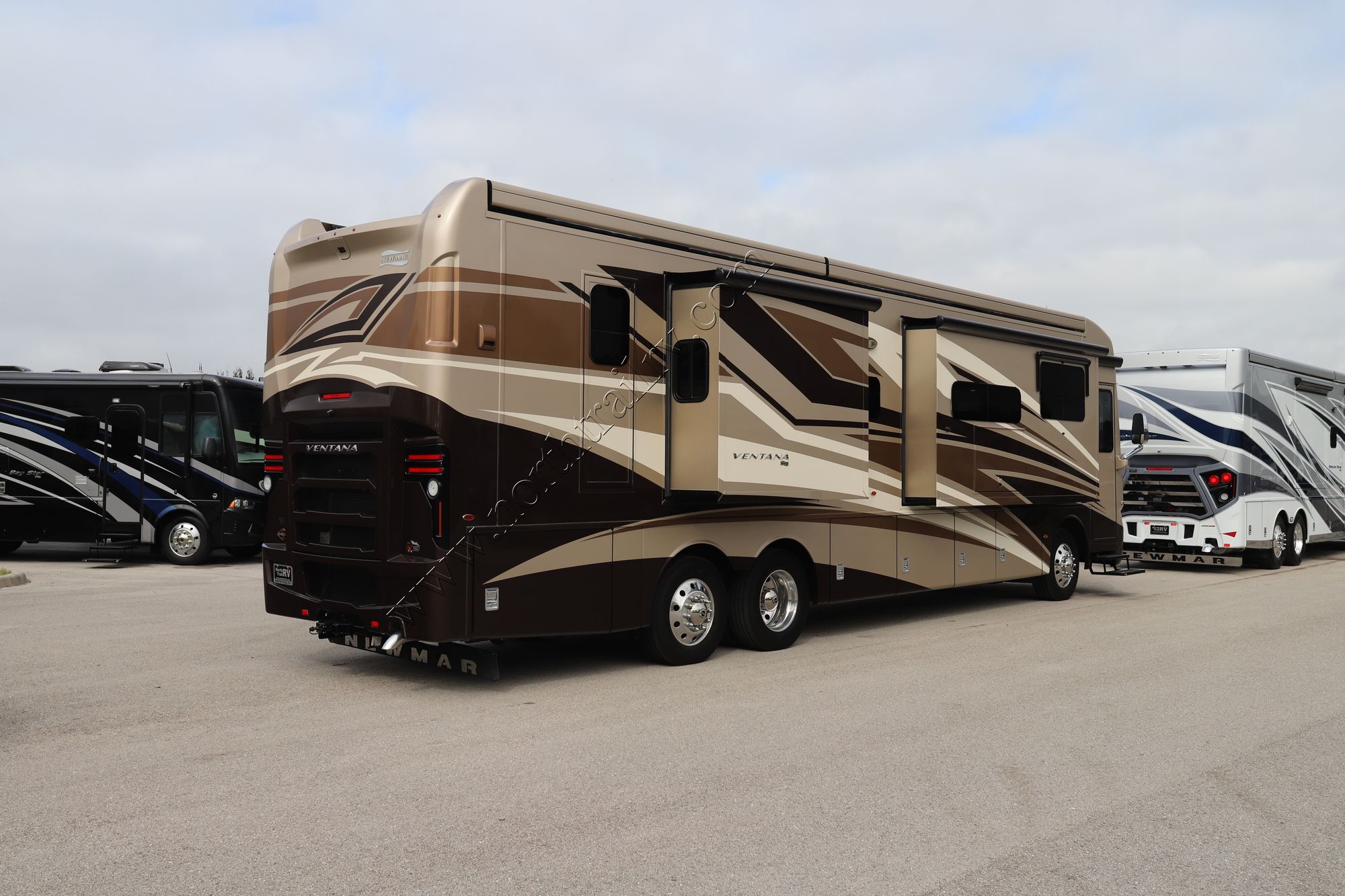 Used 2020 Newmar Ventana 4037 Class A  For Sale