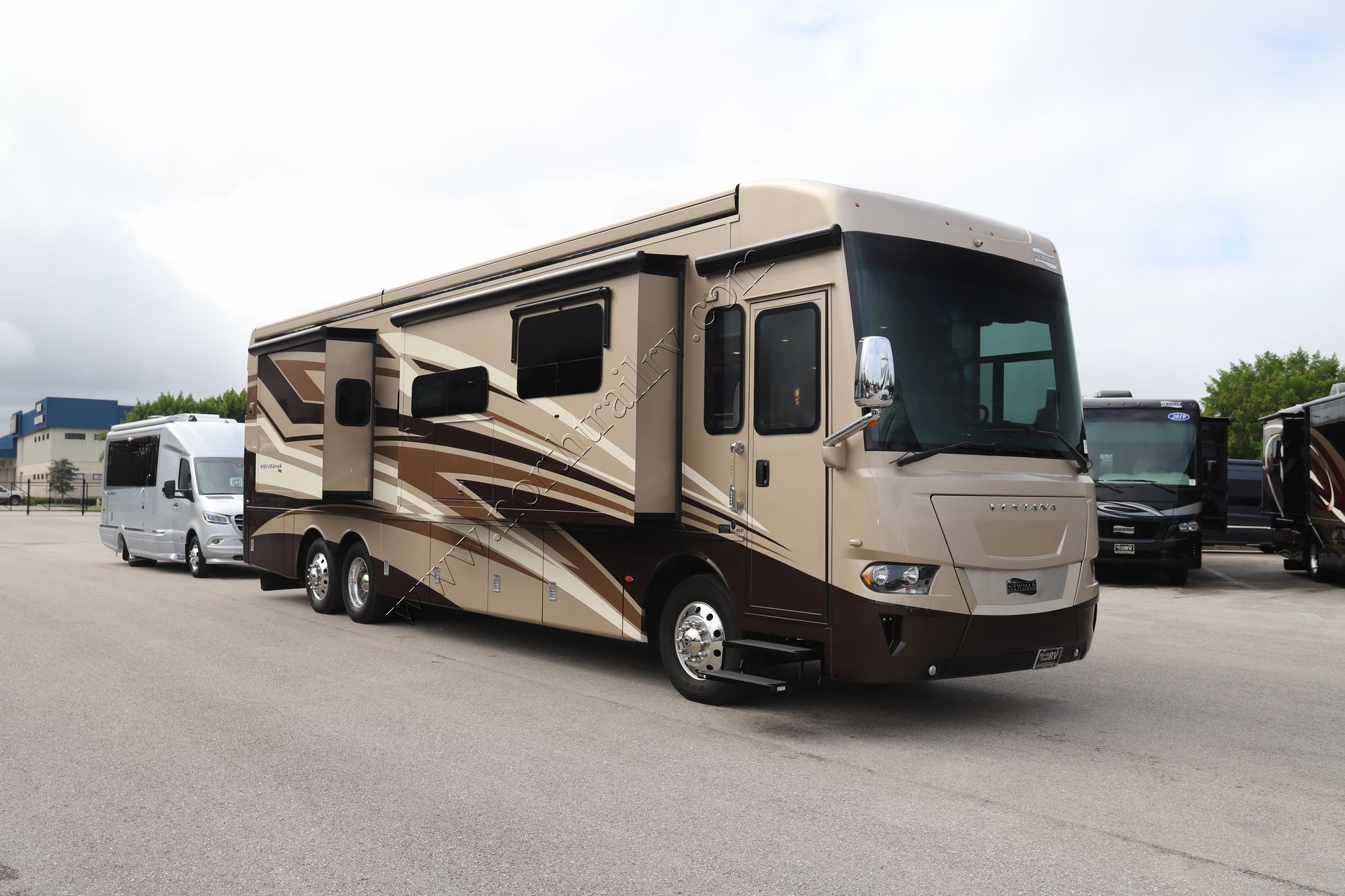 Used 2020 Newmar Ventana 4037 Class A  For Sale