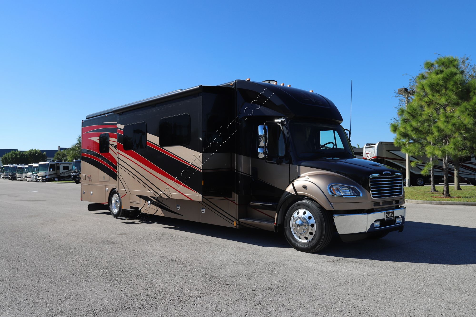 Used 2019 Renegade Rv Verona Le 40LRB Super C  For Sale