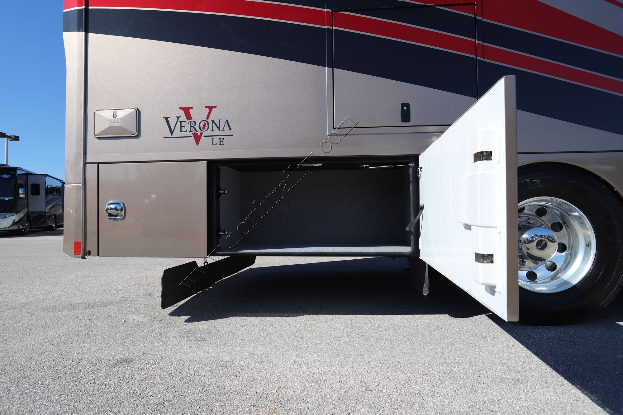 Used 2019 Renegade Rv Verona Le 40LRB Super C  For Sale