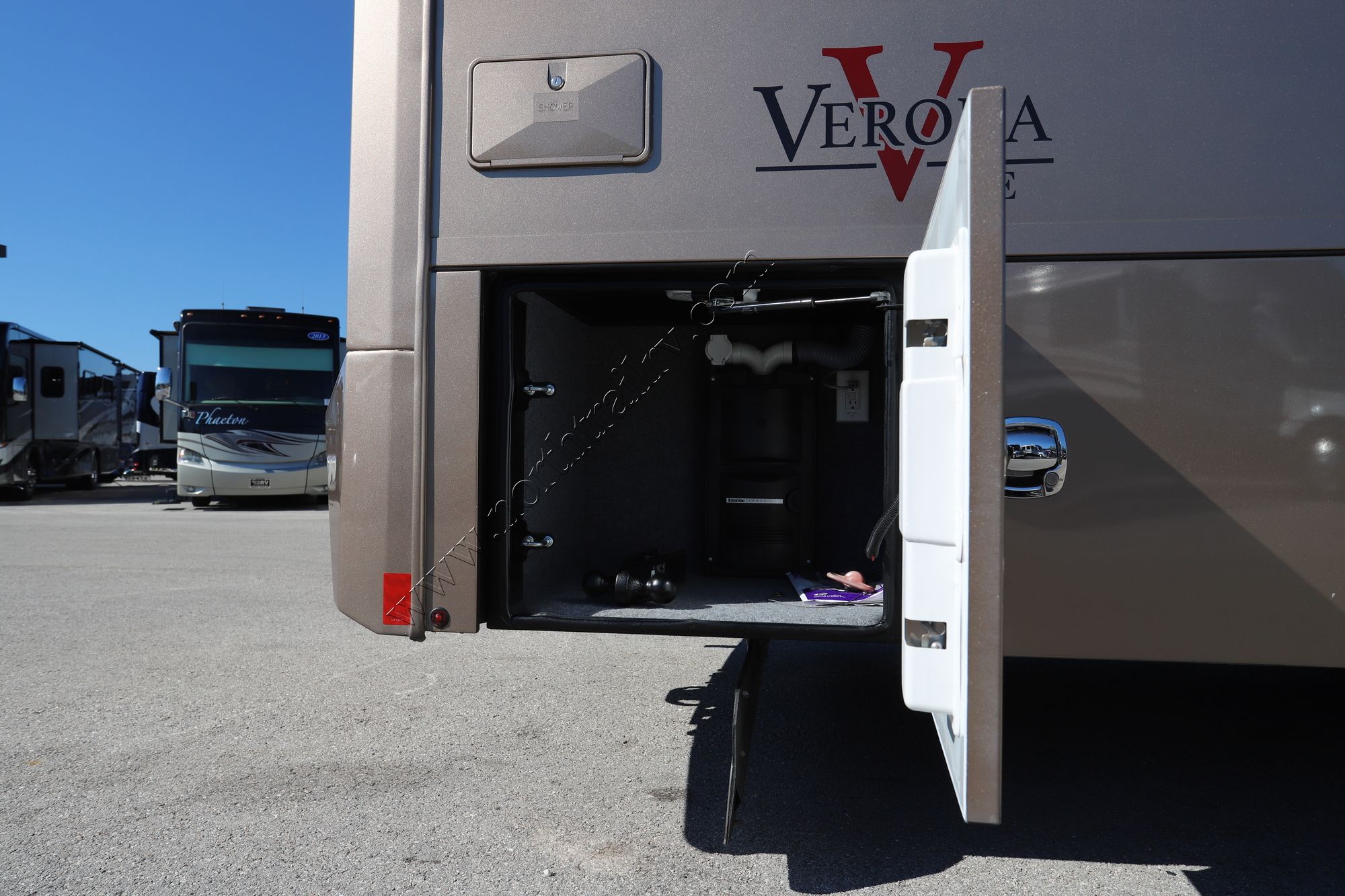 Used 2019 Renegade Rv Verona Le 40LRB Super C  For Sale