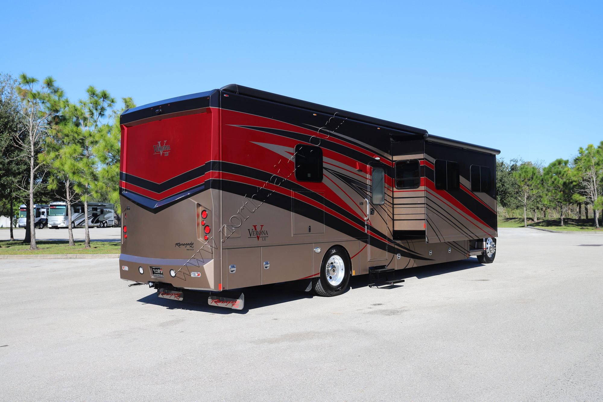 Used 2019 Renegade Rv Verona Le 40LRB Super C  For Sale