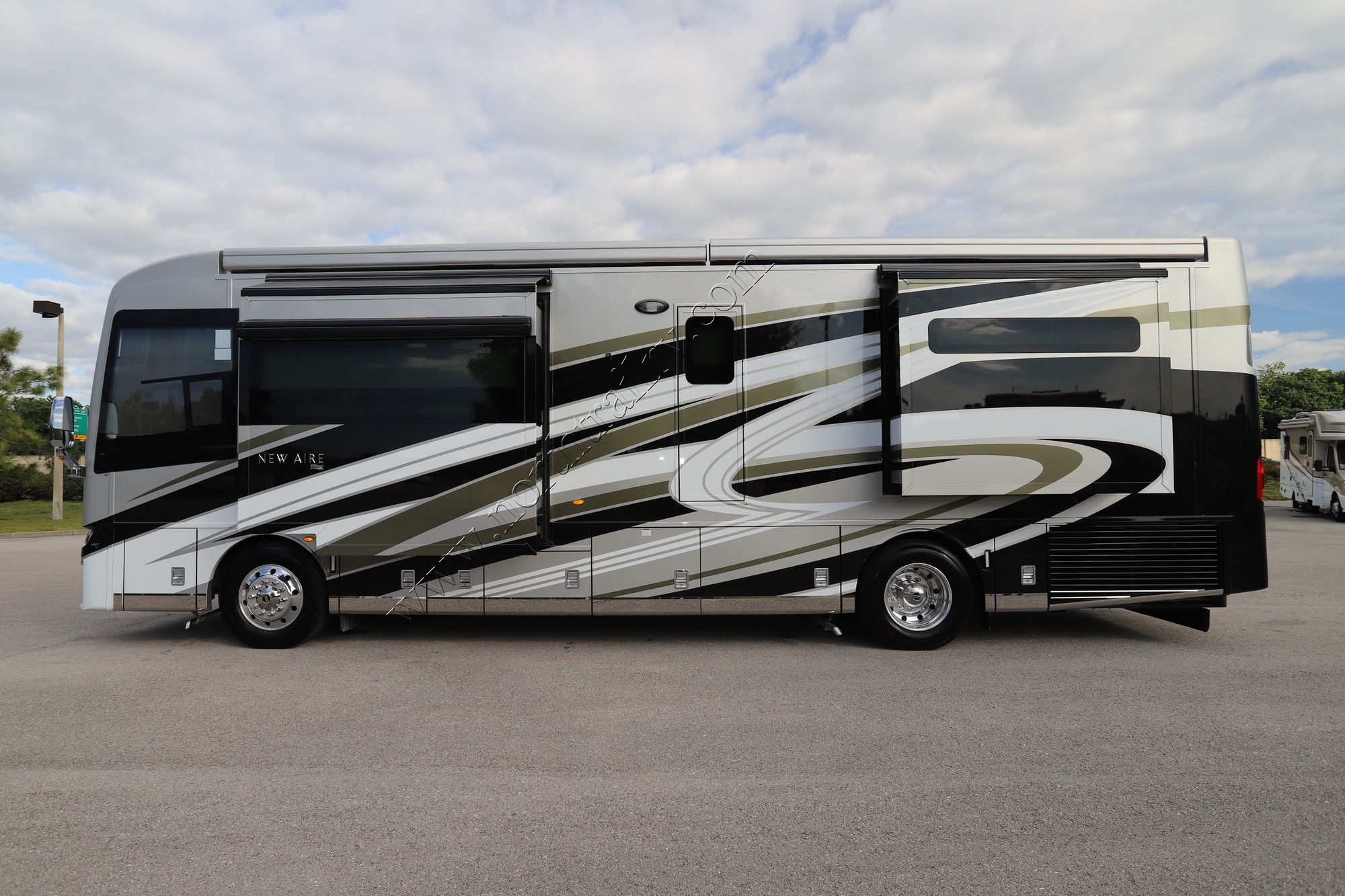 New 2022 Newmar New Aire 3543 Class A  For Sale
