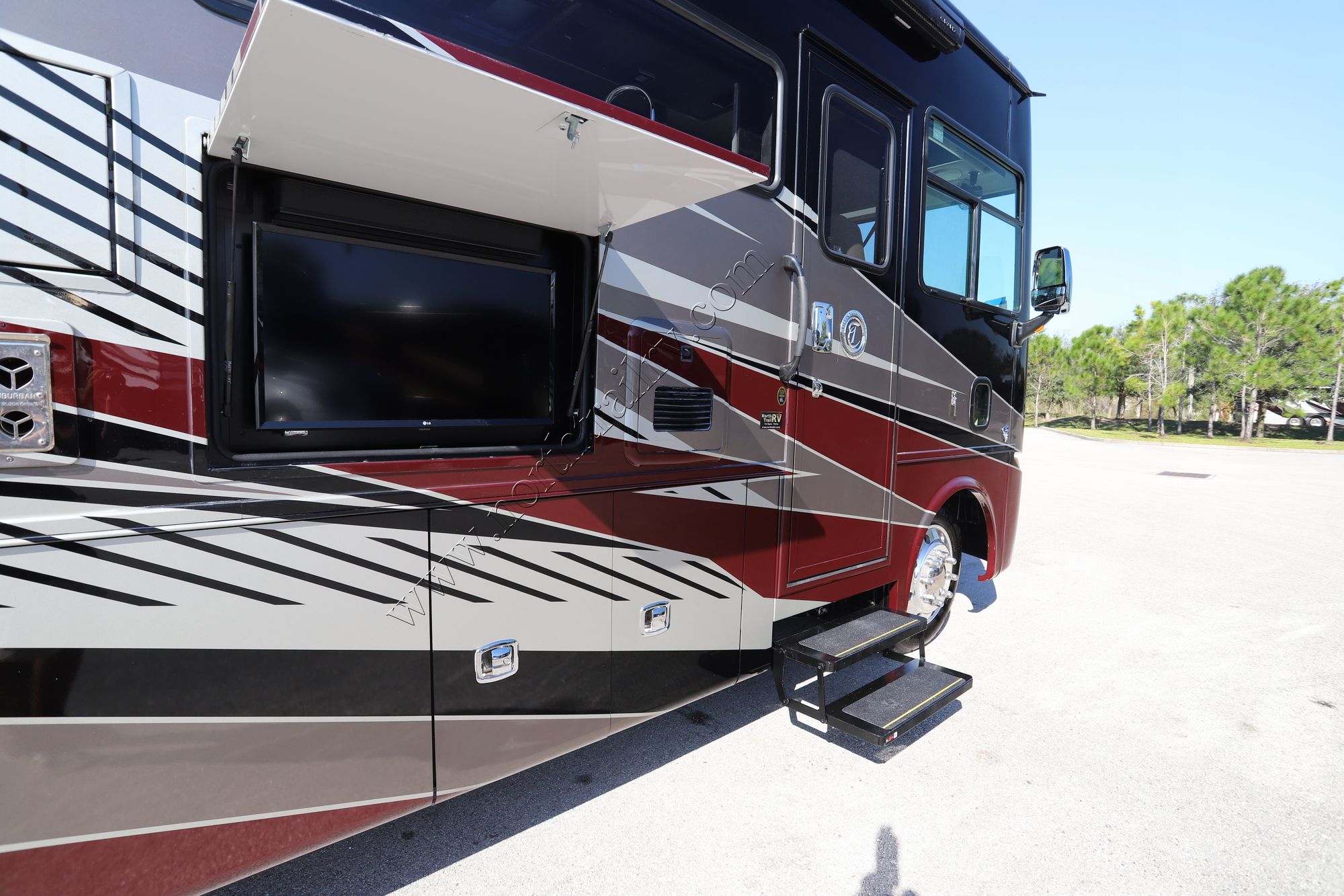 New 2022 Tiffin Motor Homes Allegro 32SA Class A  For Sale