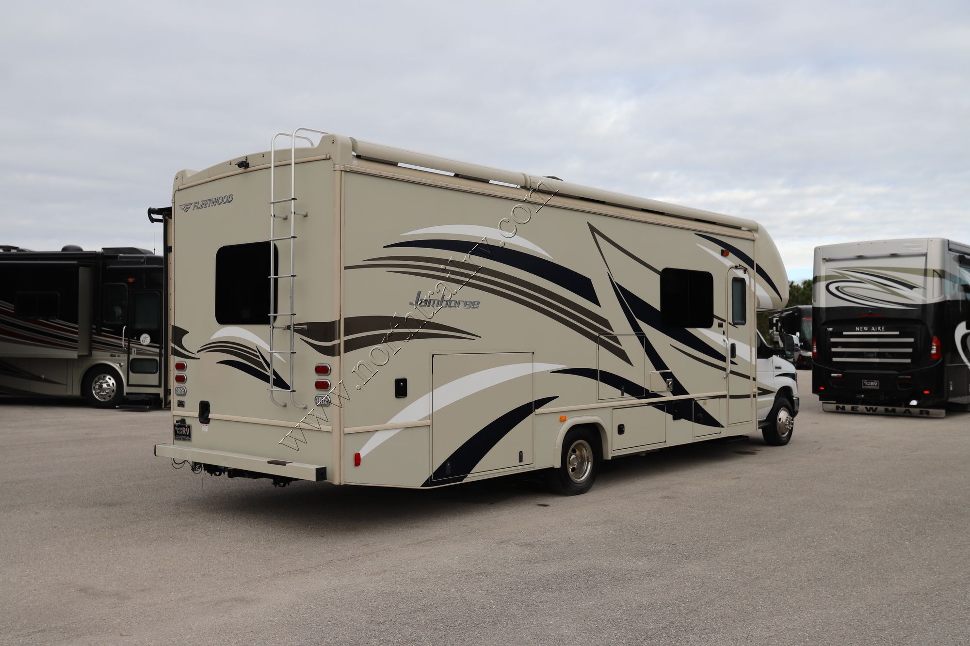 Used 2017 Fleetwood Jamboree 30F Class C  For Sale