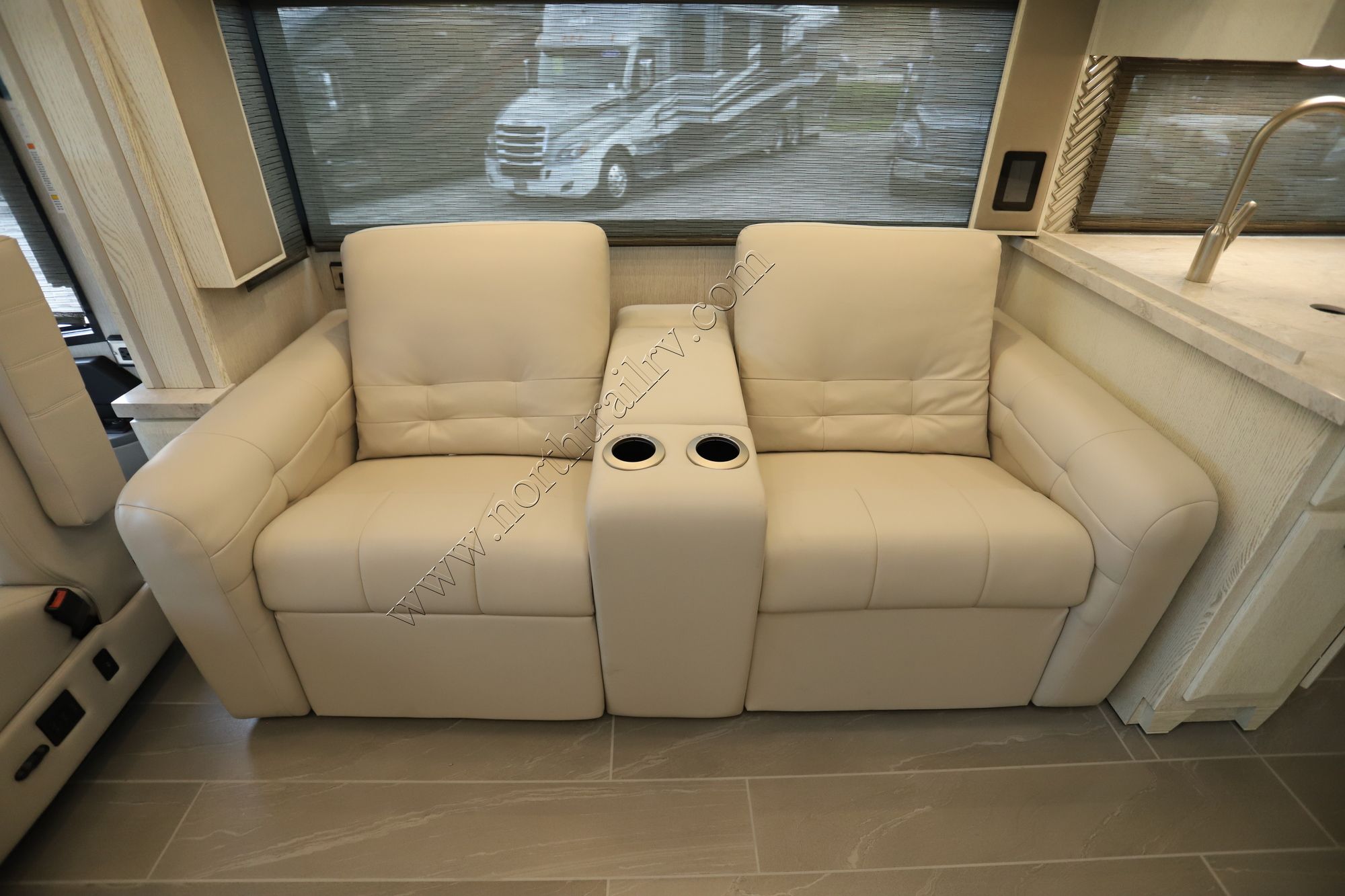 New 2022 Newmar New Aire 3545 Class A  For Sale