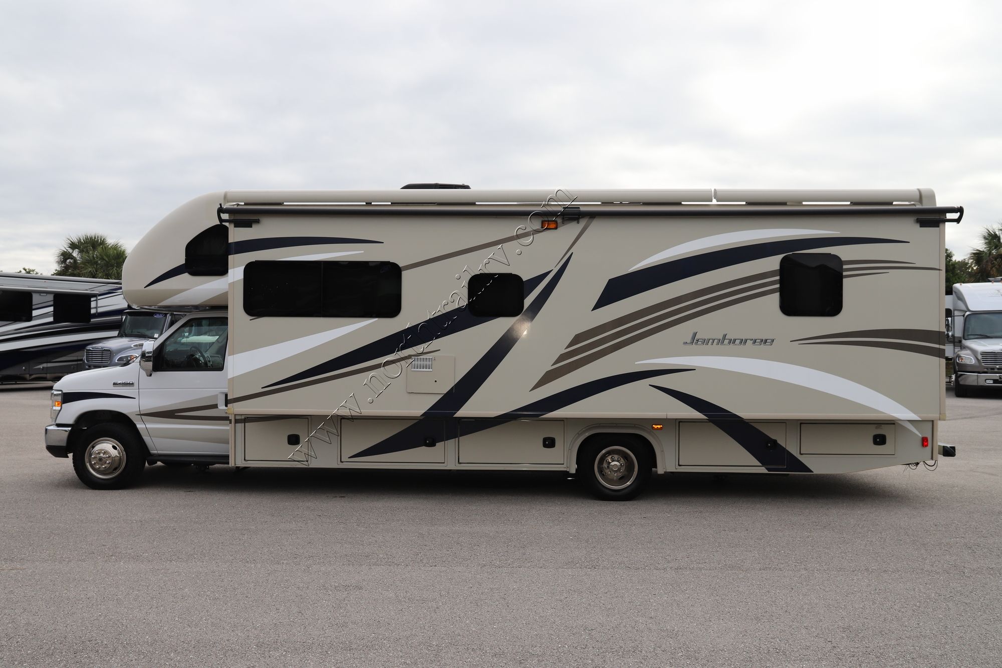 Used 2017 Fleetwood Jamboree 30F Class C  For Sale