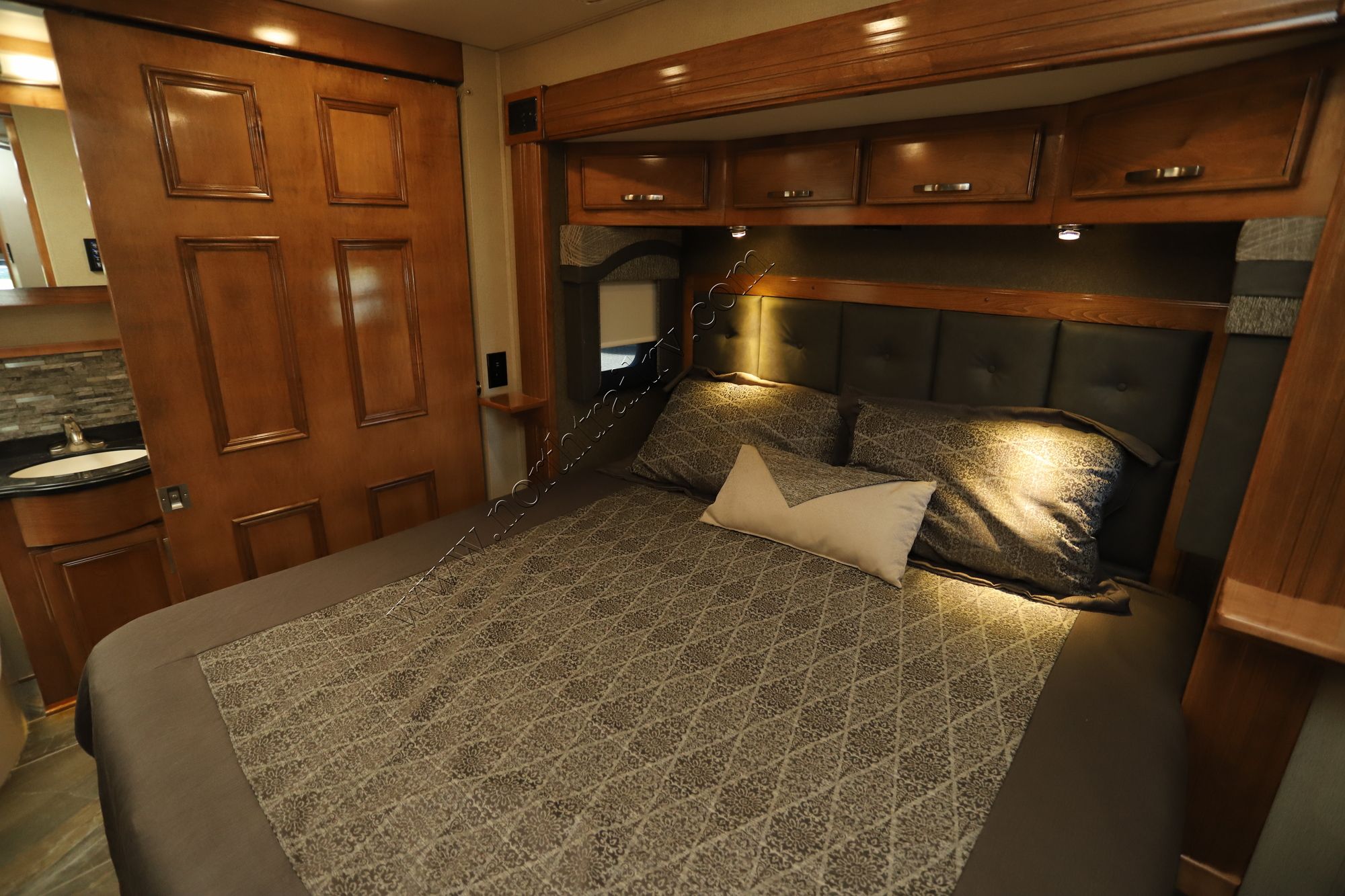 Used 2019 Renegade Rv Verona Le 40LRB Super C  For Sale
