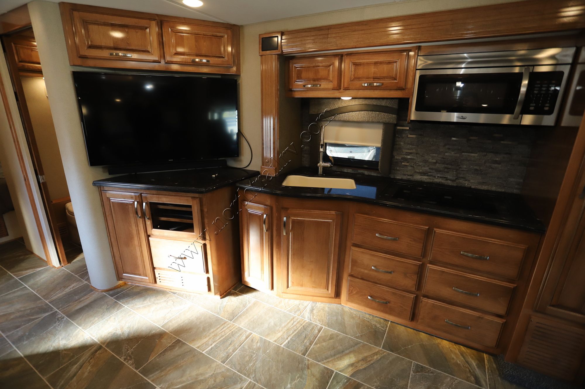 Used 2019 Renegade Rv Verona Le 40LRB Super C  For Sale