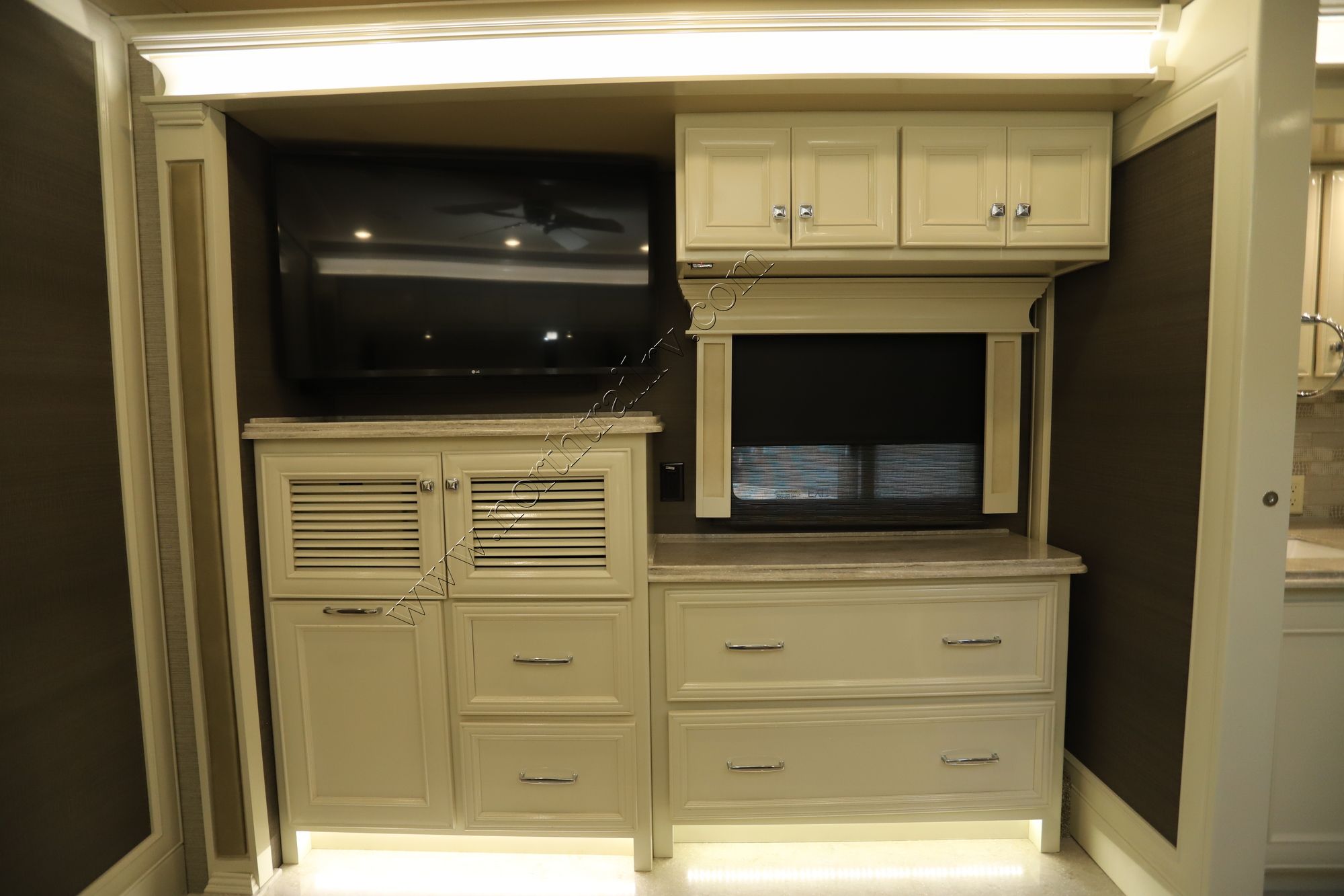 Used 2022 Tiffin Motor Homes Phaeton 40IH Class A  For Sale