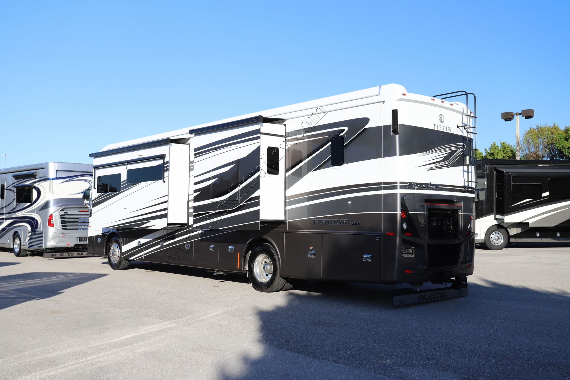 Used 2022 Tiffin Motor Homes Phaeton 40IH Class A  For Sale