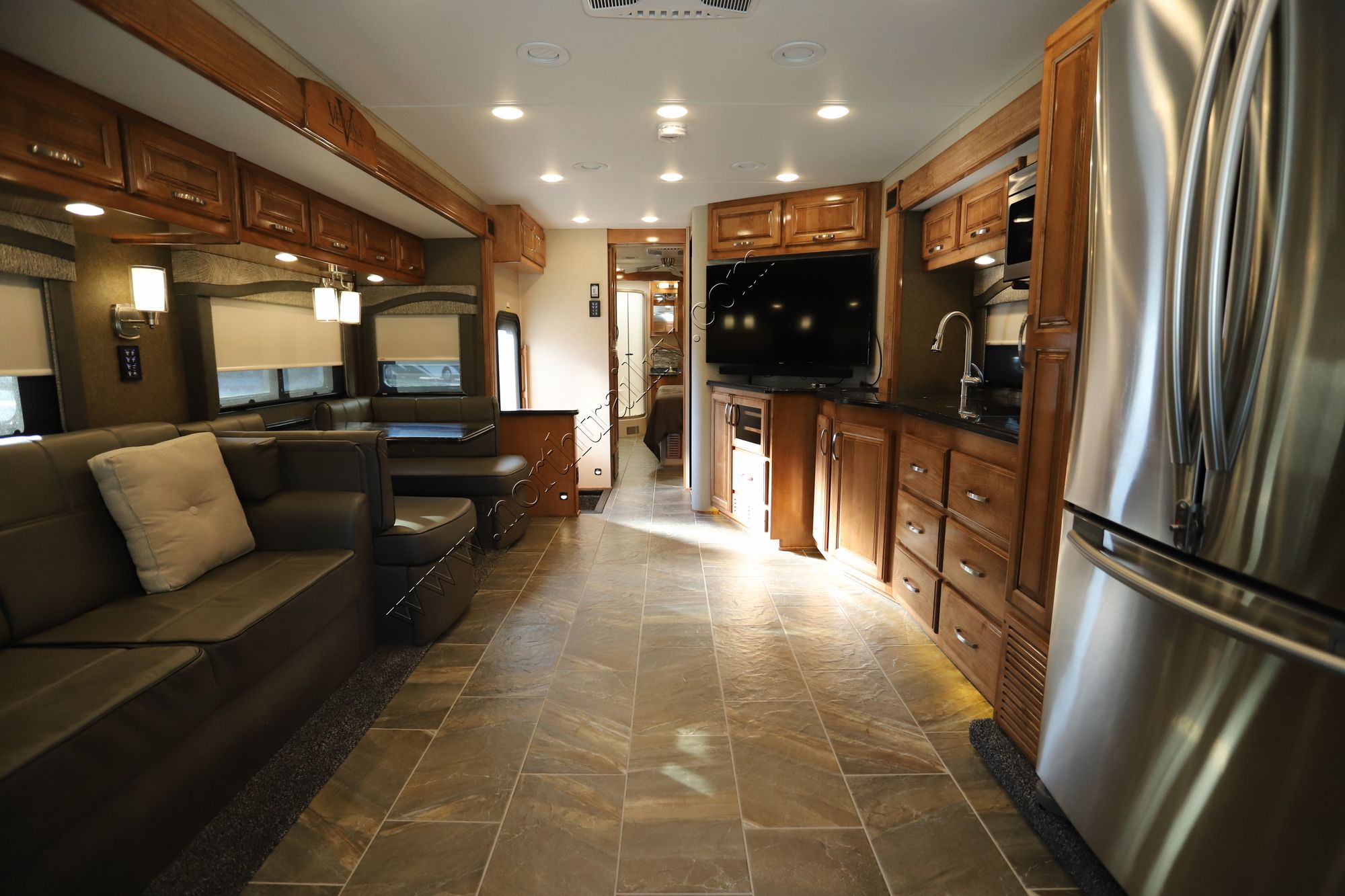 Used 2019 Renegade Rv Verona Le 40LRB Super C  For Sale