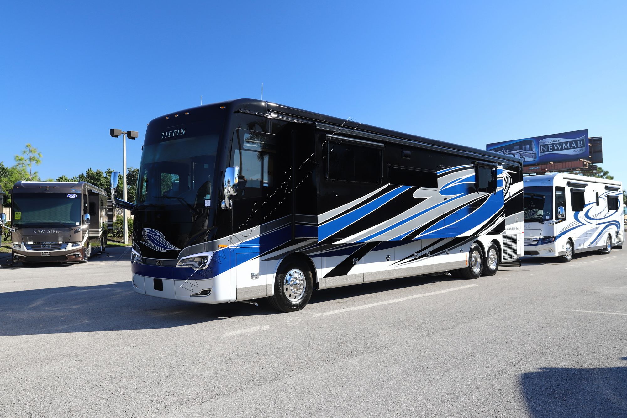 New 2022 Tiffin Motor Homes Allegro Bus 45FP Class A  For Sale