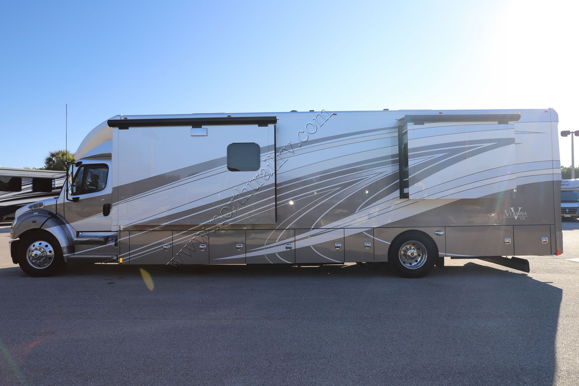 Used 2019 Renegade Rv Verona Le 40LRB Super C  For Sale