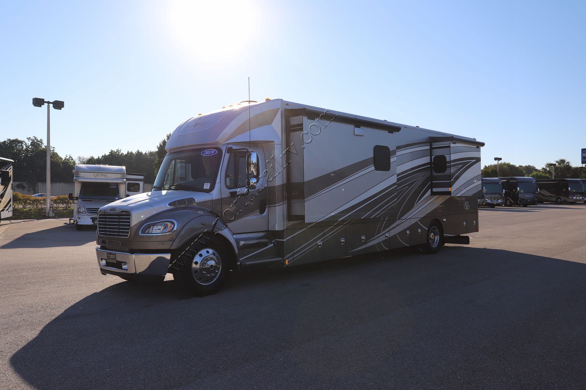 Used 2019 Renegade Rv Verona Le 40LRB Super C  For Sale