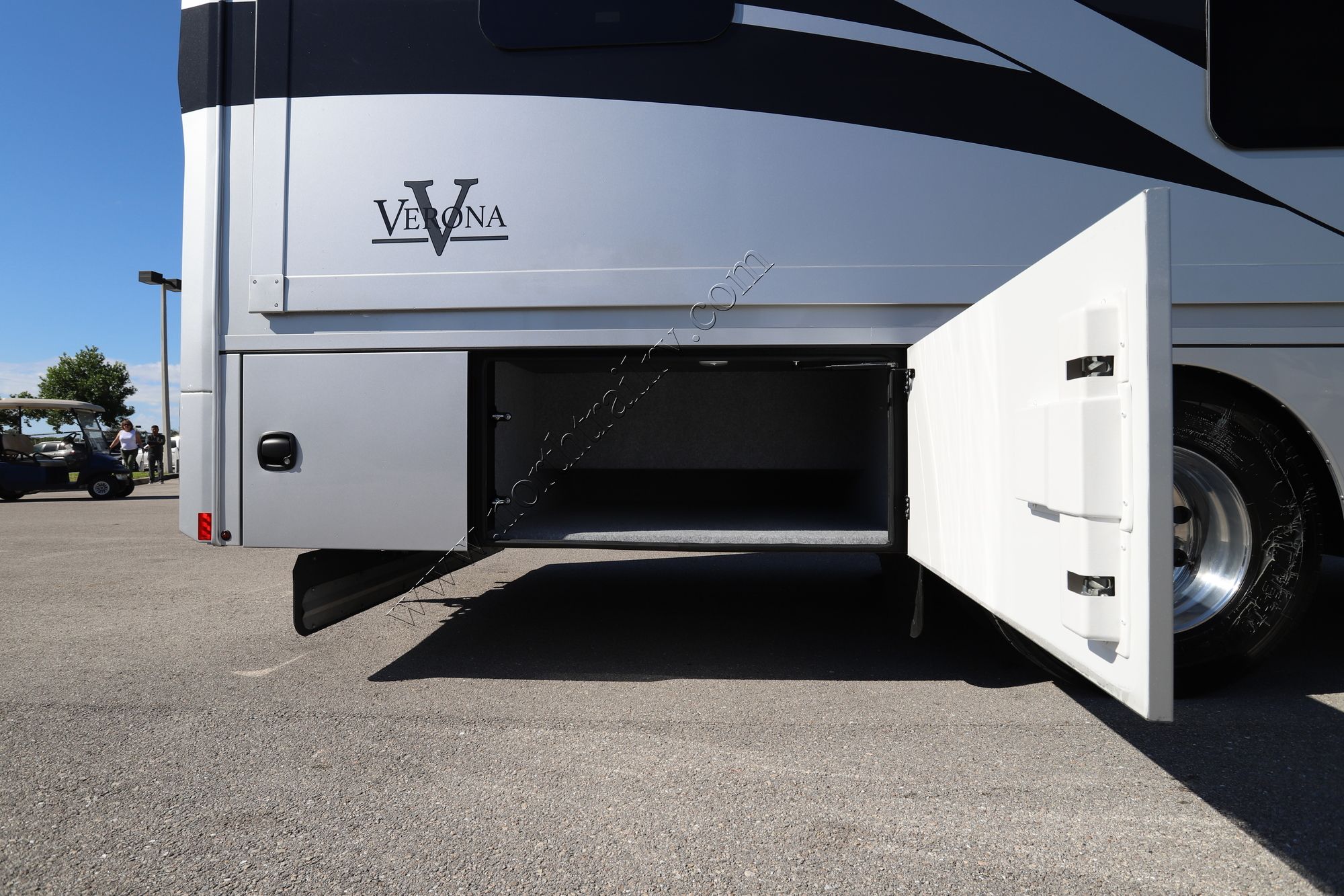 New 2022 Renegade Rv Verona 40VBH Super C  For Sale