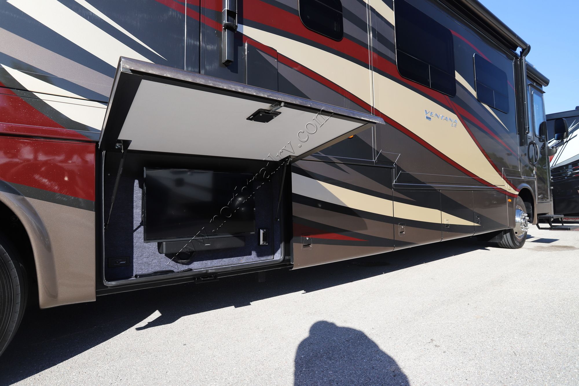 Used 2019 Newmar Ventana Le 4002 Class A  For Sale