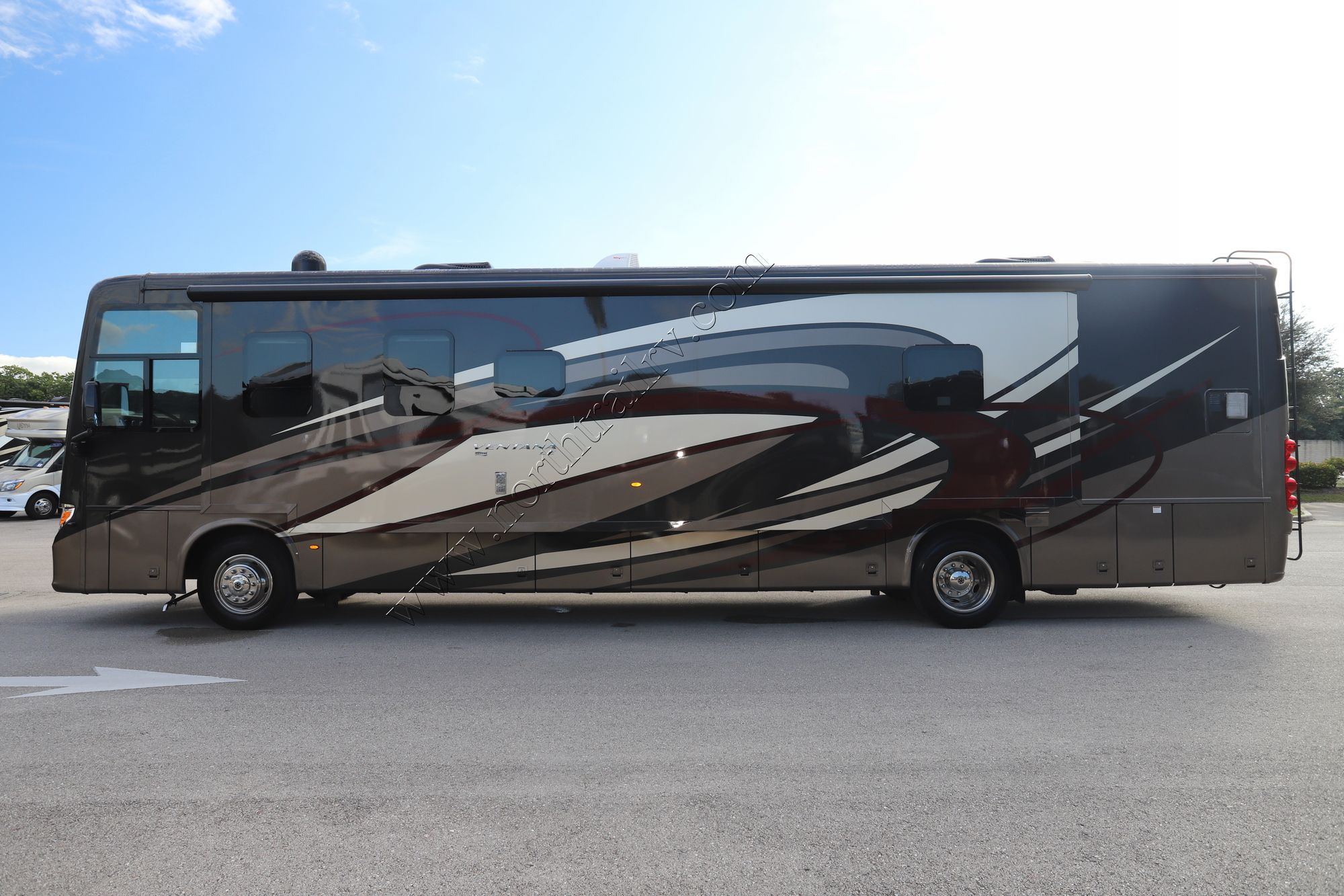 Used 2019 Newmar Ventana Le 4002 Class A  For Sale