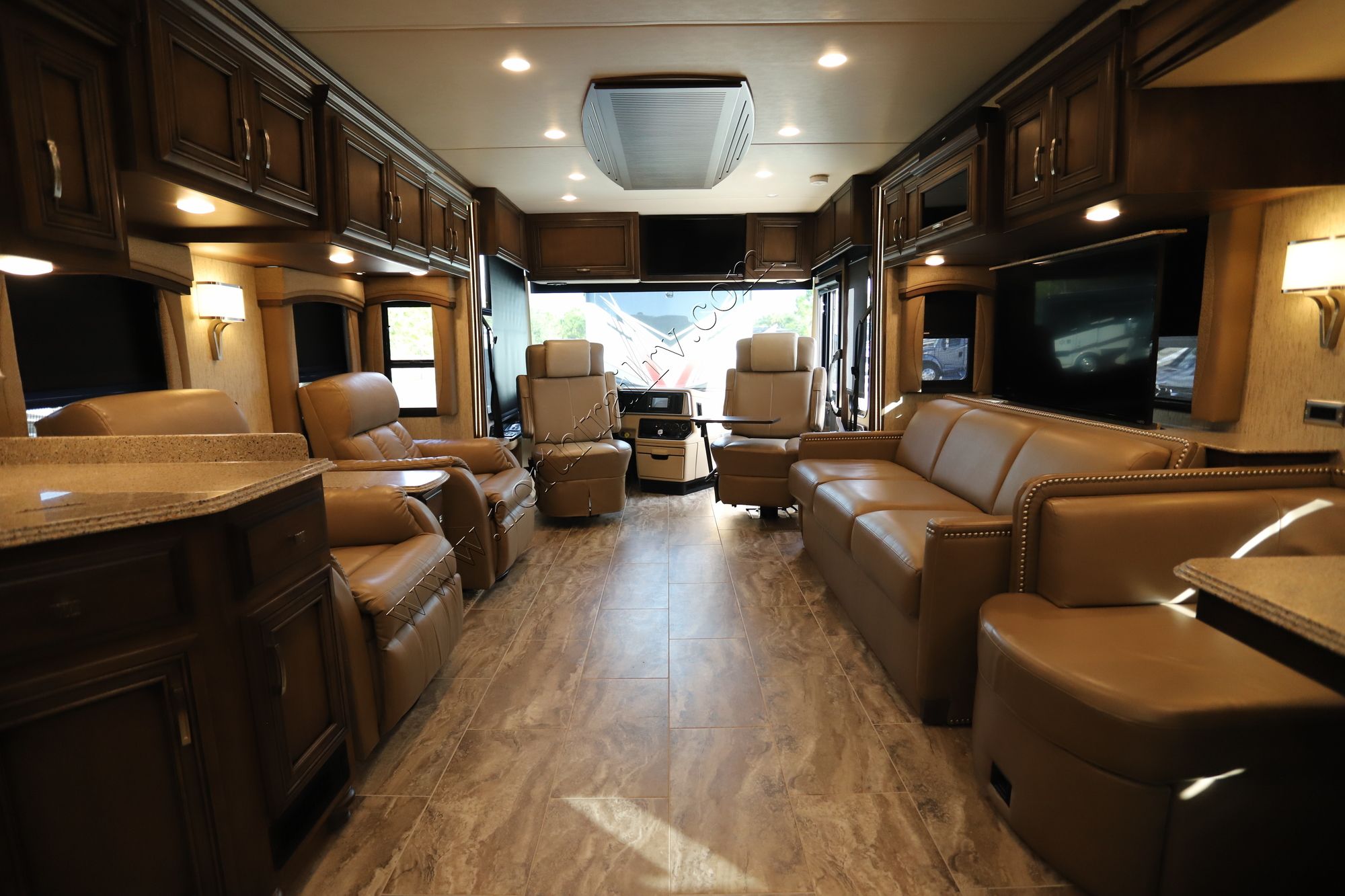 Used 2019 Newmar Ventana Le 4002 Class A  For Sale