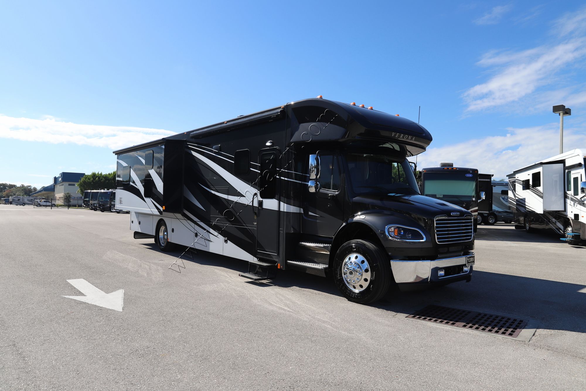 New 2022 Renegade Rv Verona 40VBH Super C  For Sale