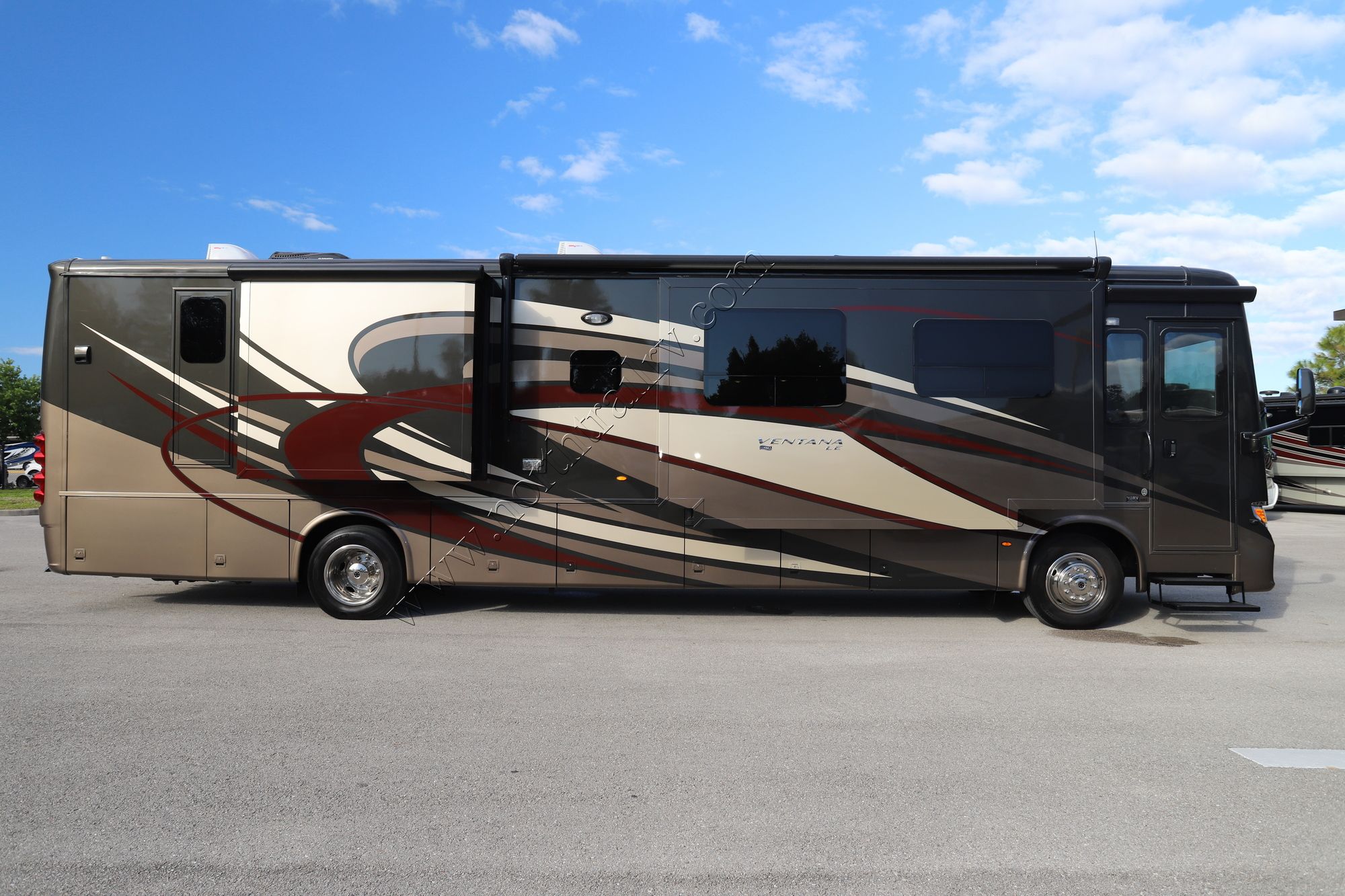 Used 2019 Newmar Ventana Le 4002 Class A  For Sale