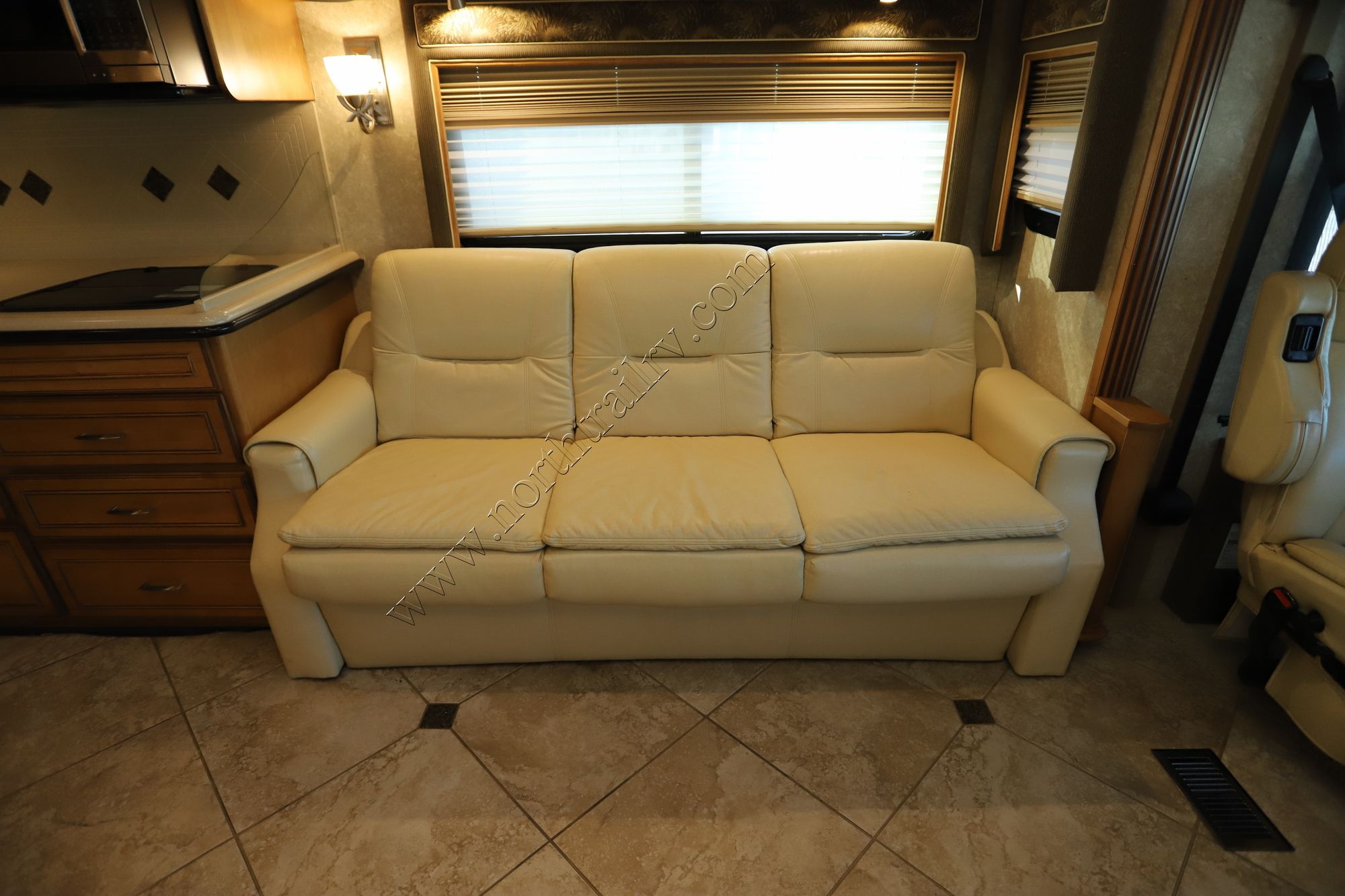 Used 2010 Itasca Ellipse 40WD Class A  For Sale