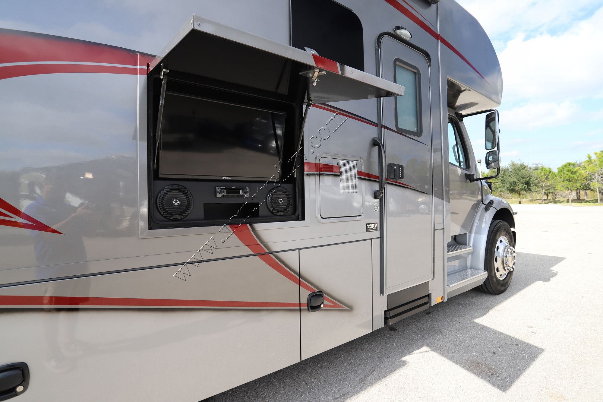 Used 2019 Renegade Rv Valencia 38BB Super C  For Sale