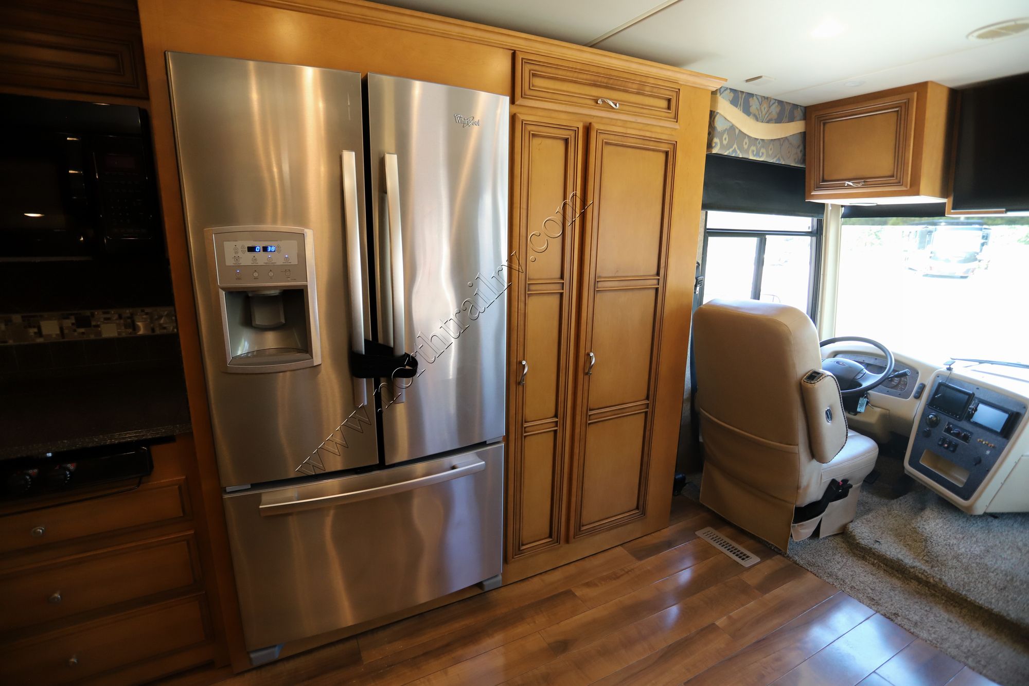 Used 2015 Newmar Canyon Star 3919 Class A  For Sale