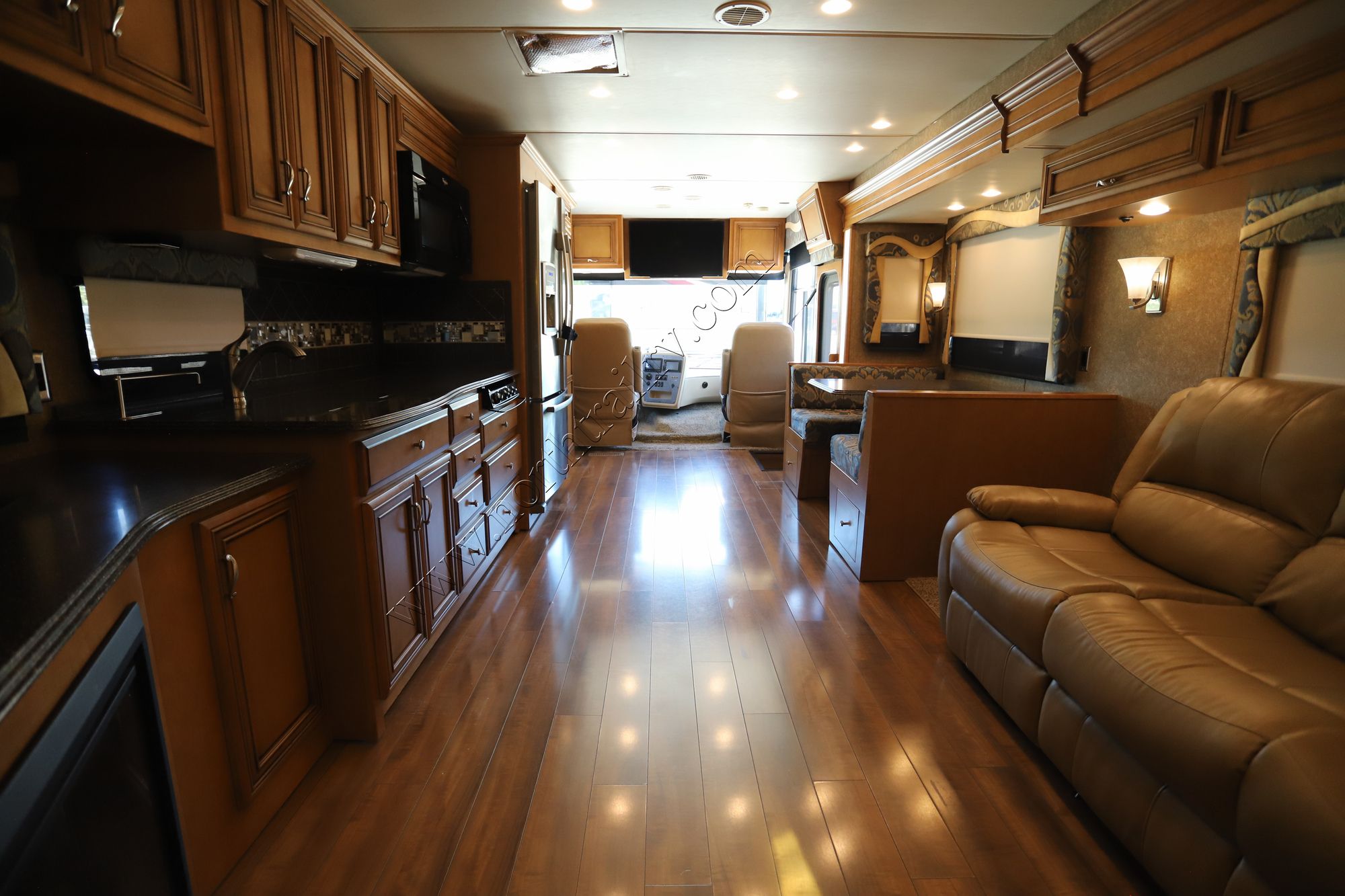 Used 2015 Newmar Canyon Star 3919 Class A  For Sale