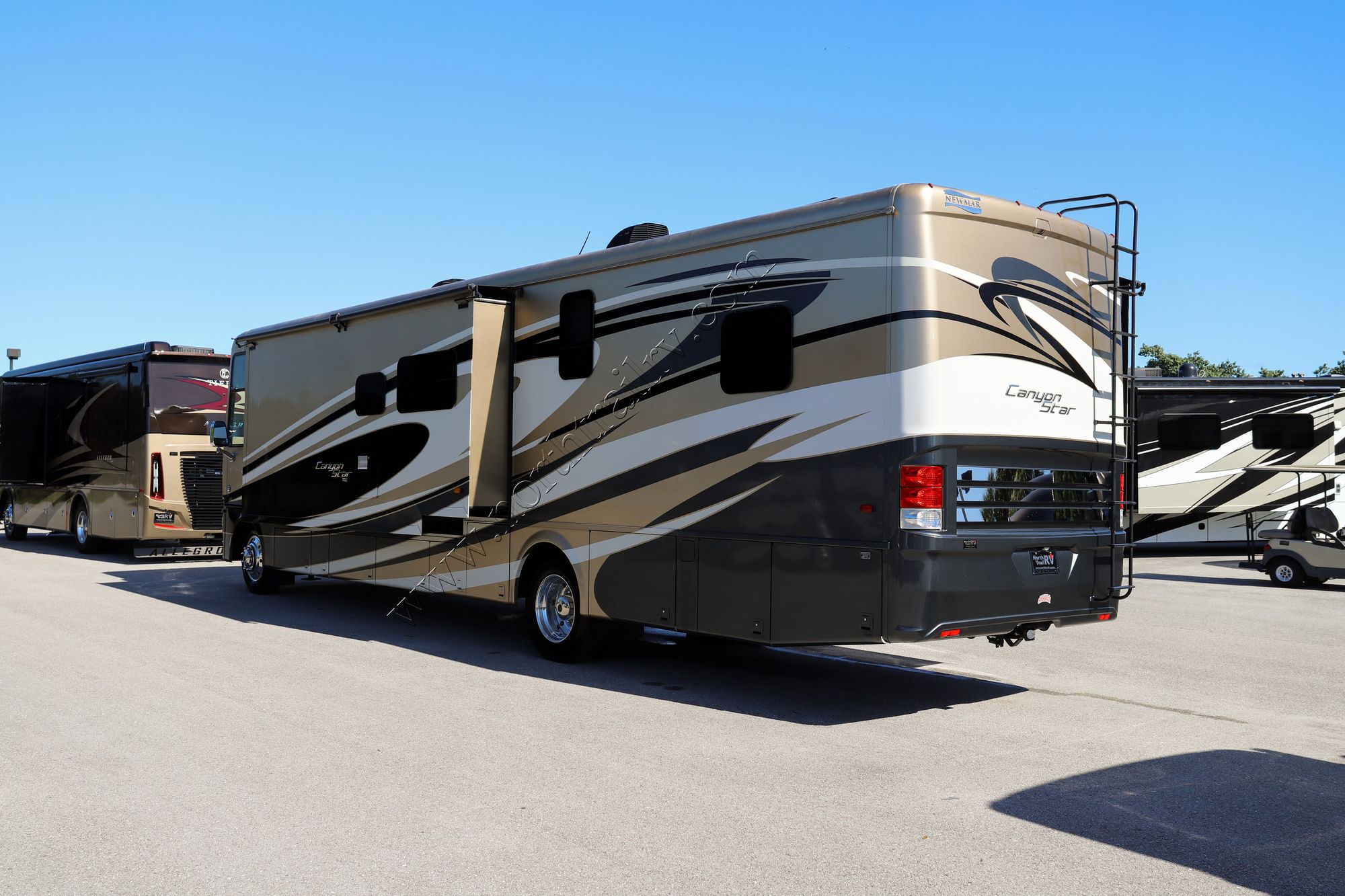 Used 2015 Newmar Canyon Star 3919 Class A  For Sale