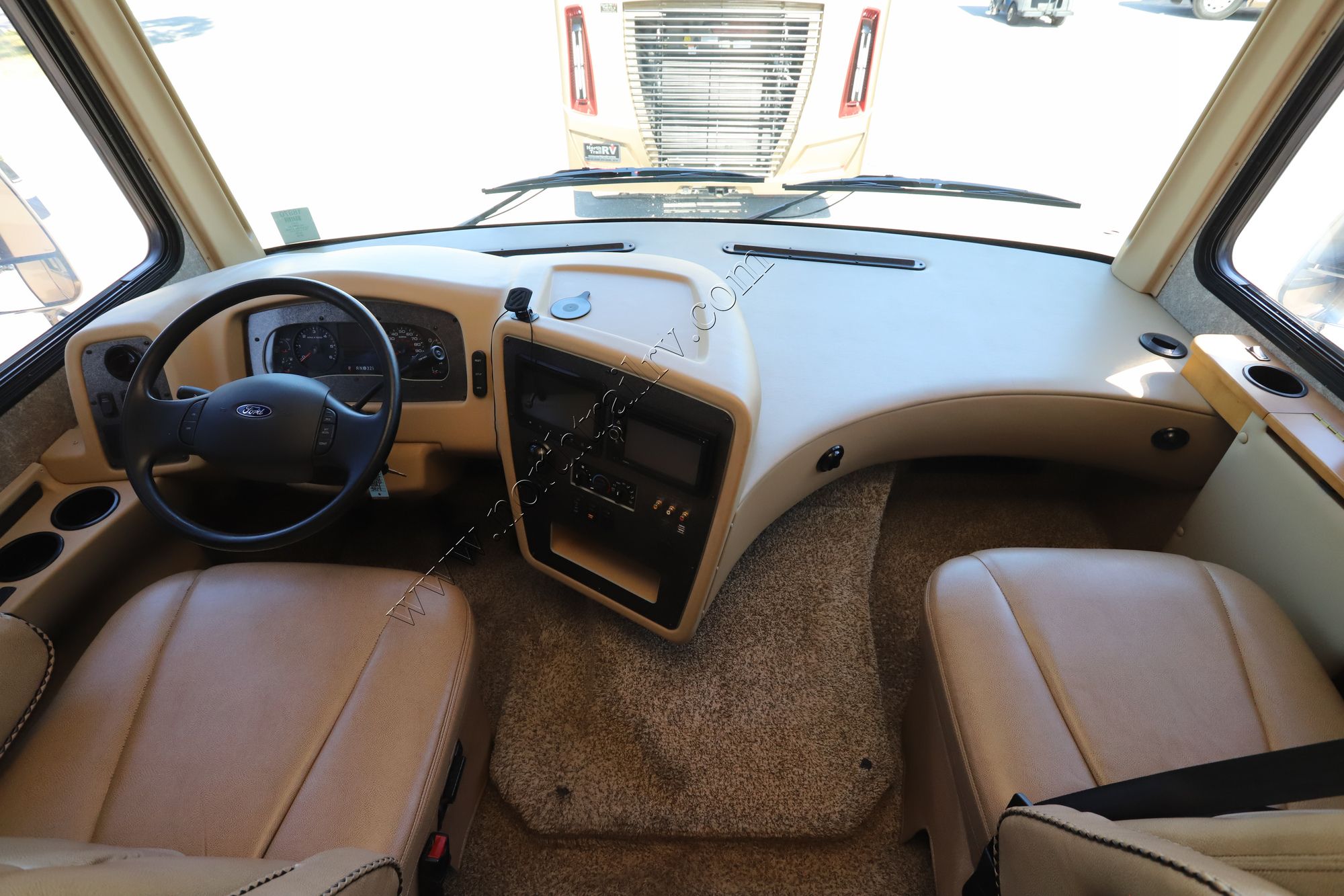 Used 2015 Newmar Canyon Star 3919 Class A  For Sale