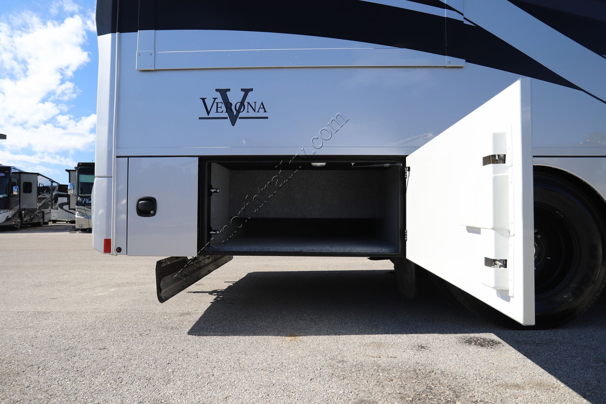 New 2022 Renegade Rv Verona 36VSB Super C  For Sale