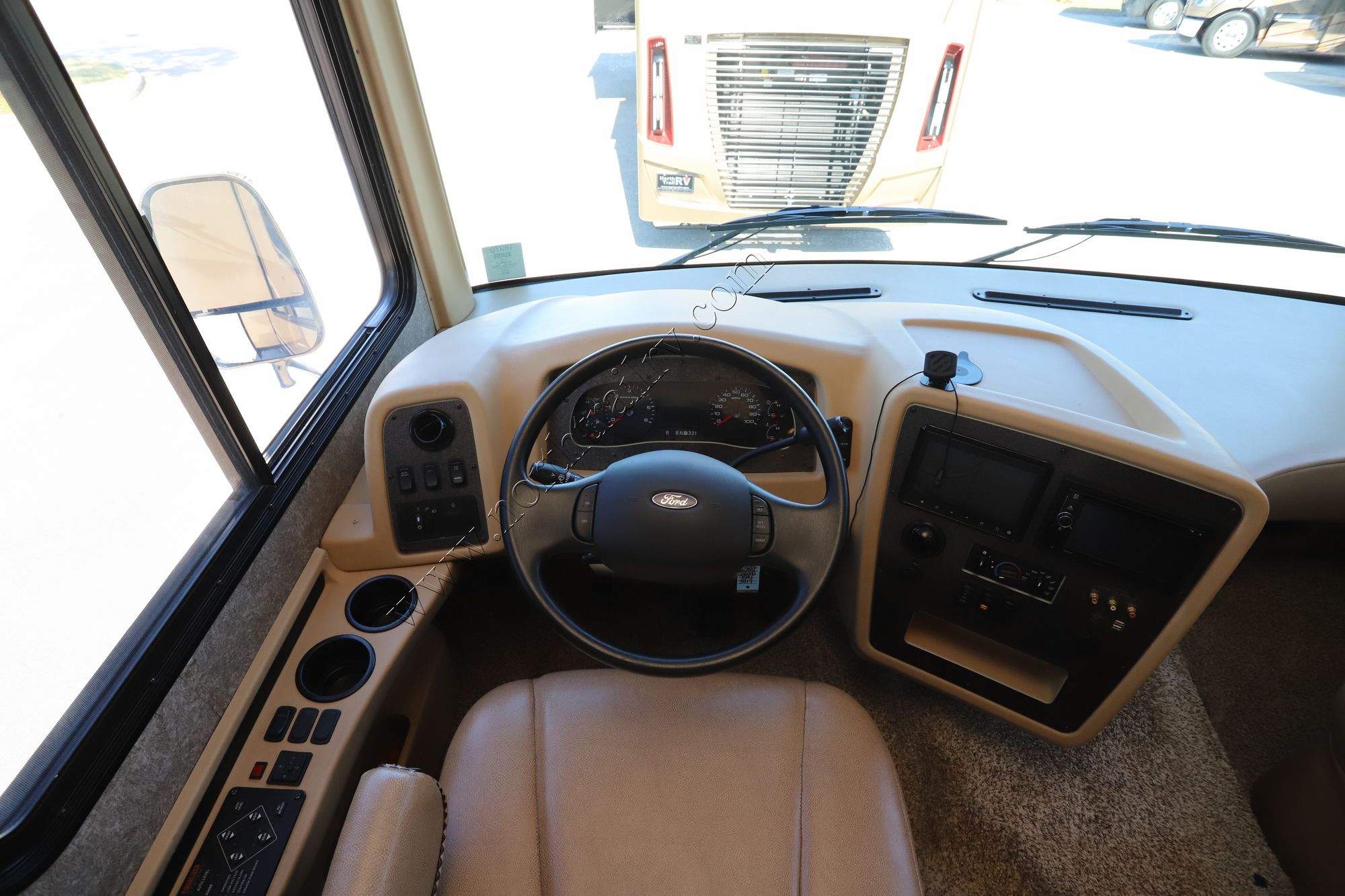 Used 2015 Newmar Canyon Star 3919 Class A  For Sale