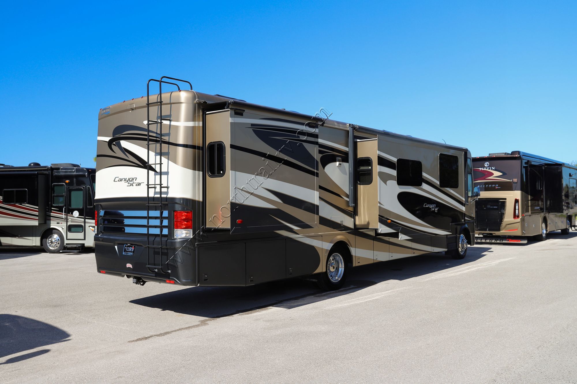 Used 2015 Newmar Canyon Star 3919 Class A  For Sale